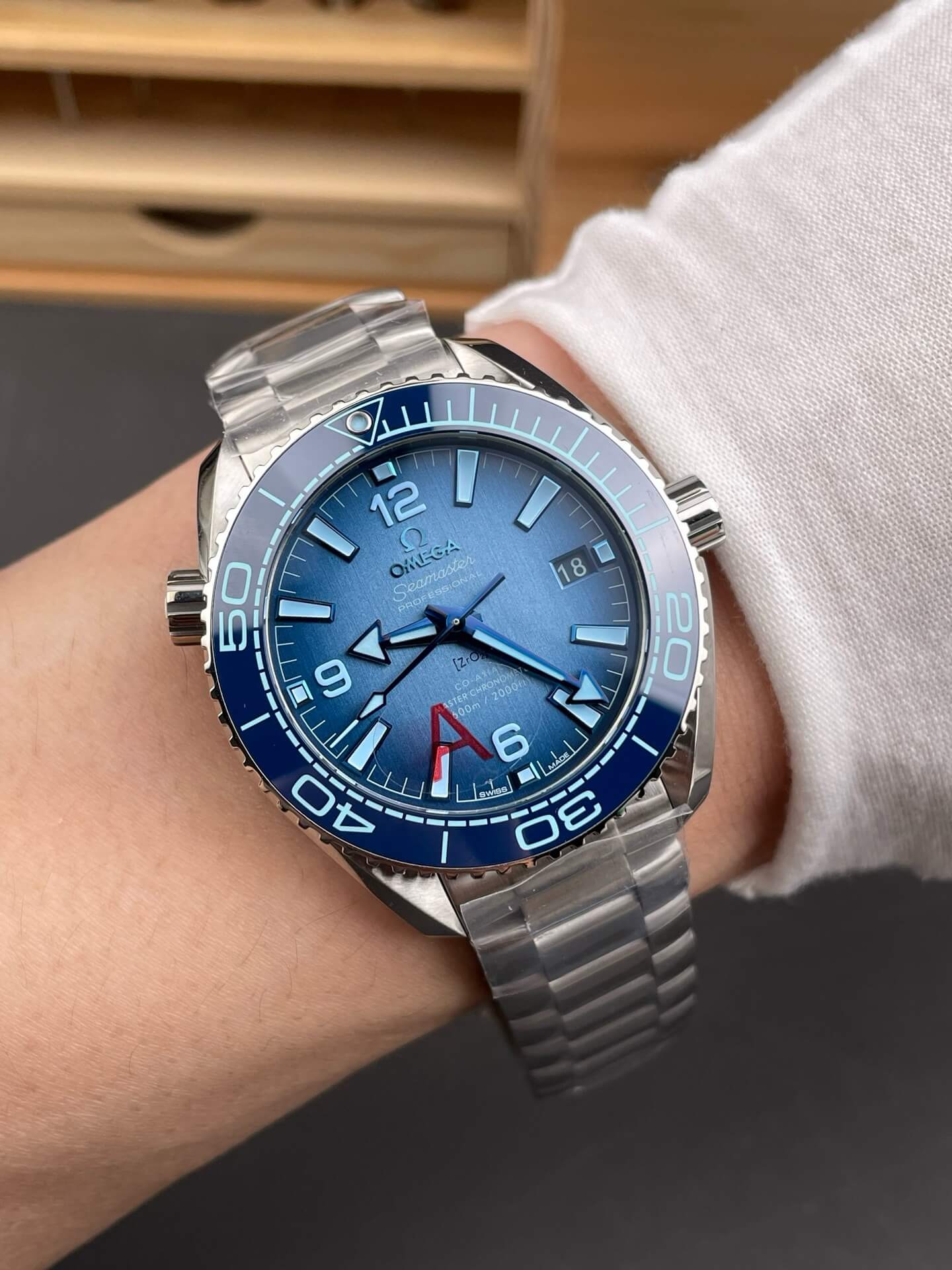 Omega Replica Seamaster Planet Ocean 600M Super Clone Watch 21530402003002 Omega Replica Seamaster Planet Ocean 600M Super Clone Watch 21530402003002