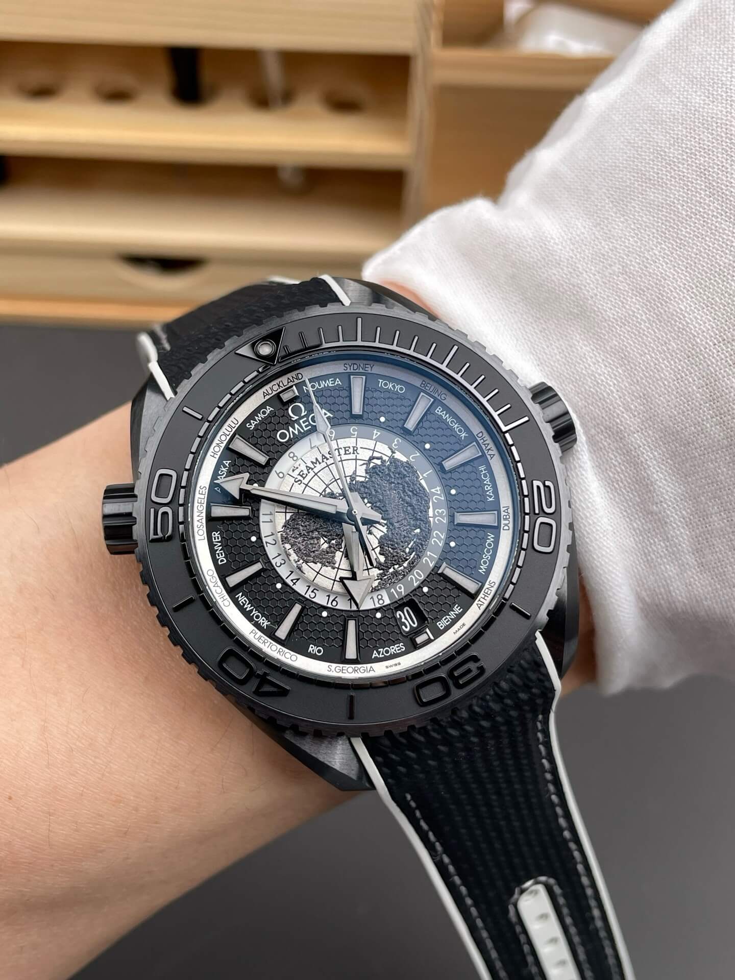Omega Replica Seamaster Planet Ocean 600M Super Clone Watch 21592462201007 Omega Replica Seamaster Planet Ocean 600M Super Clone Watch 21592462201007