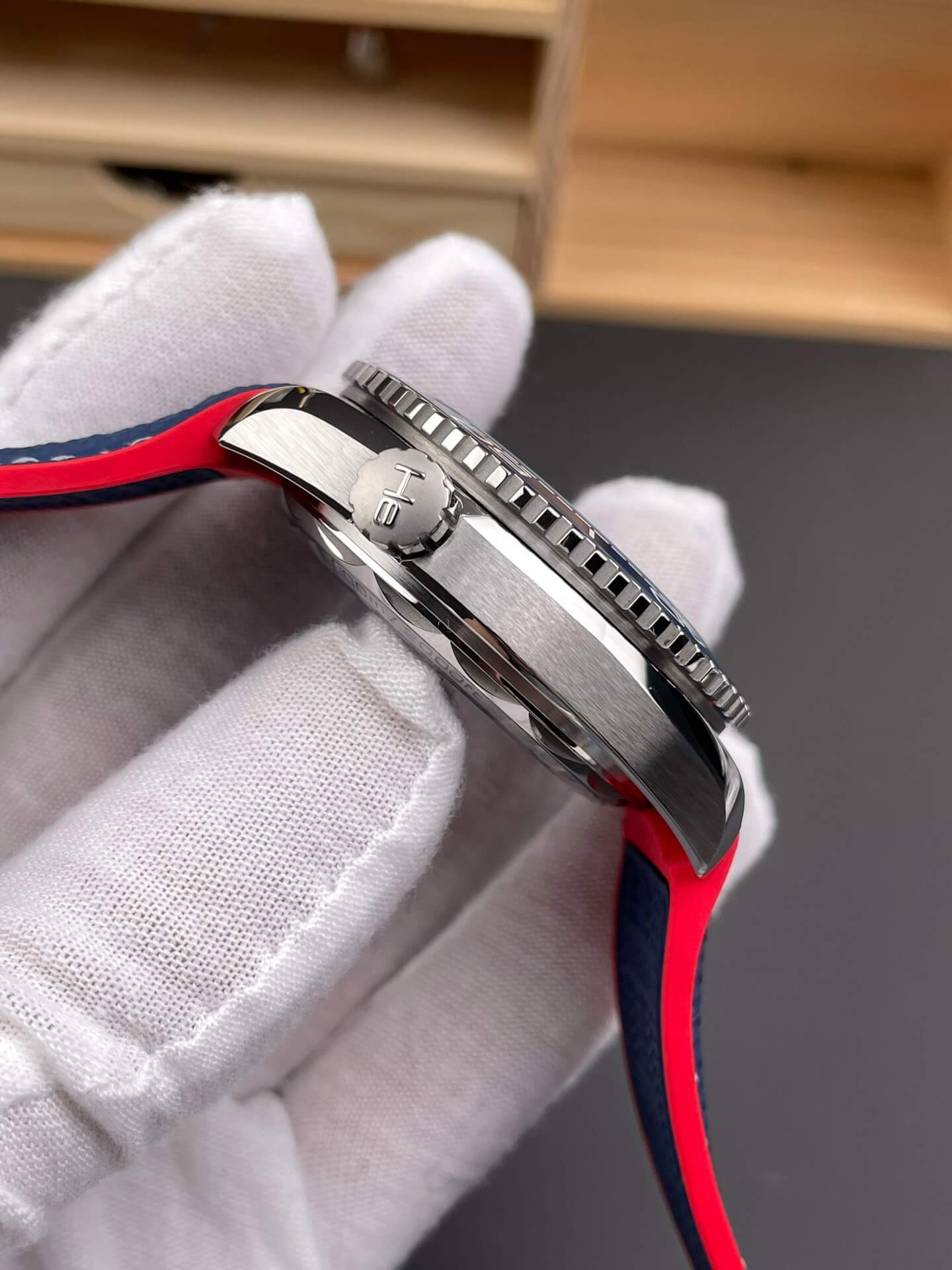Omega Replica Seamaster Planet Ocean 600m Super Clone Watch America's Cup Limited 21532432104001 Omega Replica Seamaster Planet Ocean 600m Super Clone Watch America's Cup Limited 21532432104001