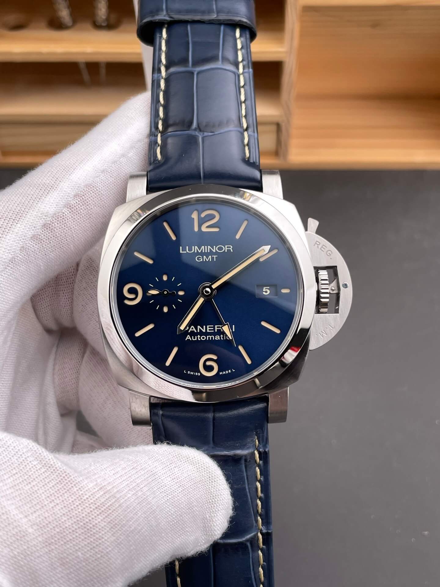 Panerai Replica Luminor 1950 44 3 Days GMT Super Clone Watch PAM01033