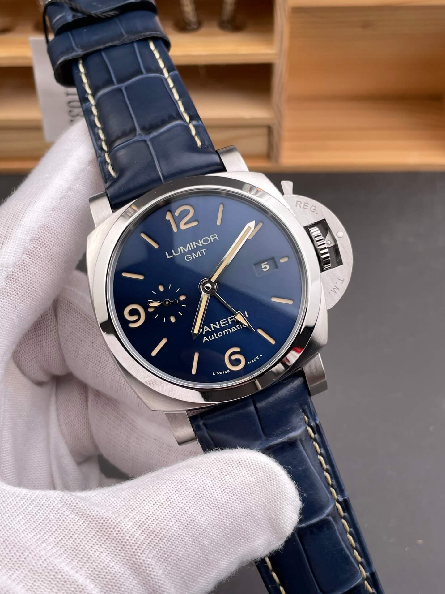 Panerai Replica Luminor 1950 44 3 Days GMT Super Clone Watch PAM01033