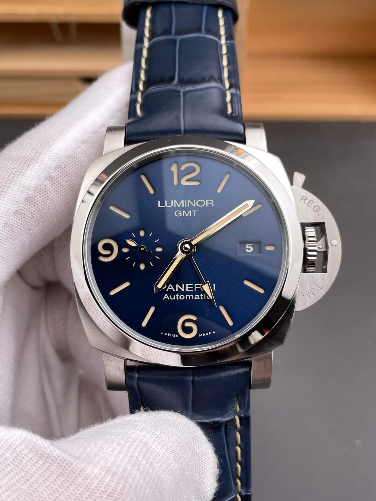 Panerai Replica Luminor 1950 44 3 Days GMT Super Clone Watch PAM01033