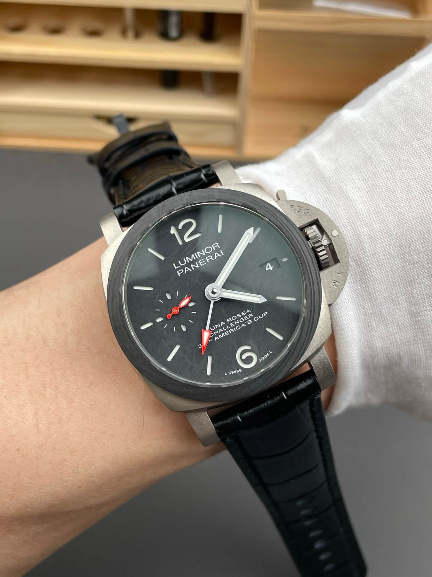 Panerai Replica Luminor Luna Rossa Gmt Super Clone Watch PAM01096 Panerai Replica Luminor Luna Rossa Gmt Super Clone Watch PAM01096