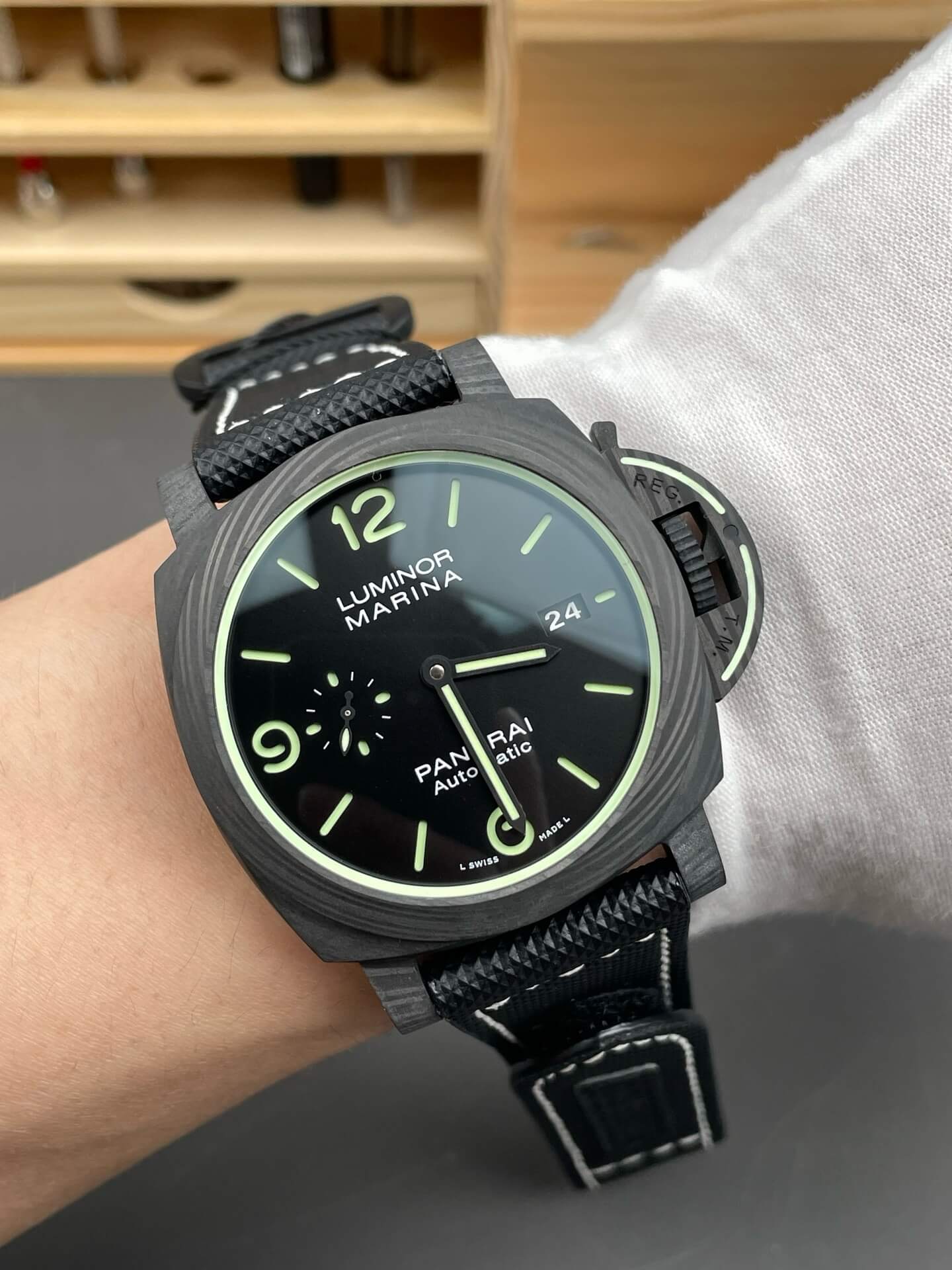 Panerai Replica Luminor Marina Carbotech Super Clone Watch PAM01118 Panerai Replica Luminor Marina Carbotech Super Clone Watch PAM01118