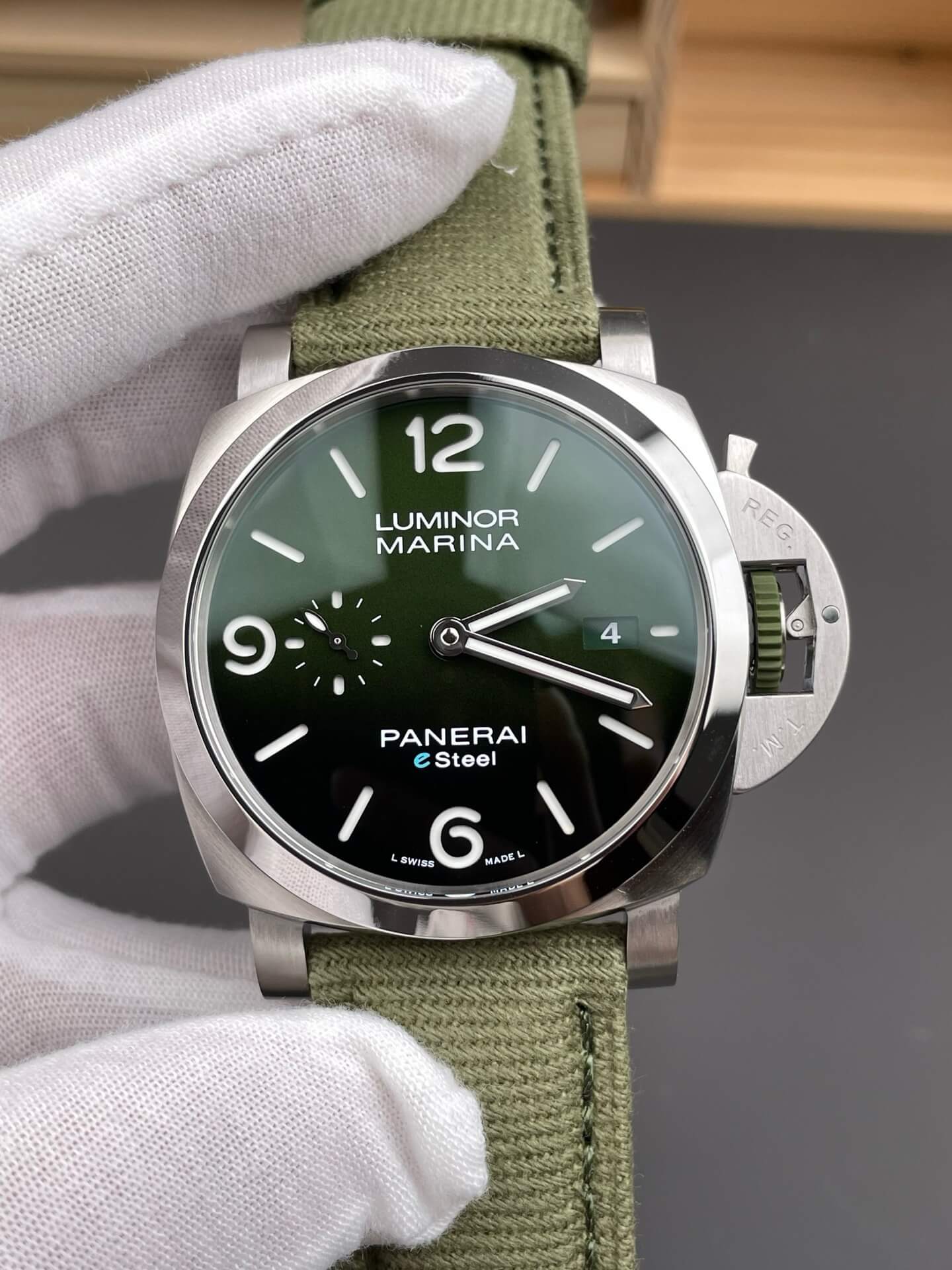 Panerai Replica Luminor Marina Verde Smeraldo Super Clone Watch PAM01356 Panerai Replica Luminor Marina Verde Smeraldo Super Clone Watch PAM01356