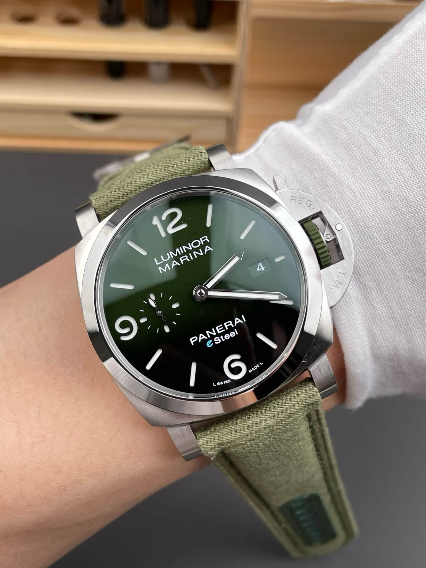 Panerai Replica Luminor Marina Verde Smeraldo Super Clone Watch PAM01356 Panerai Replica Luminor Marina Verde Smeraldo Super Clone Watch PAM01356