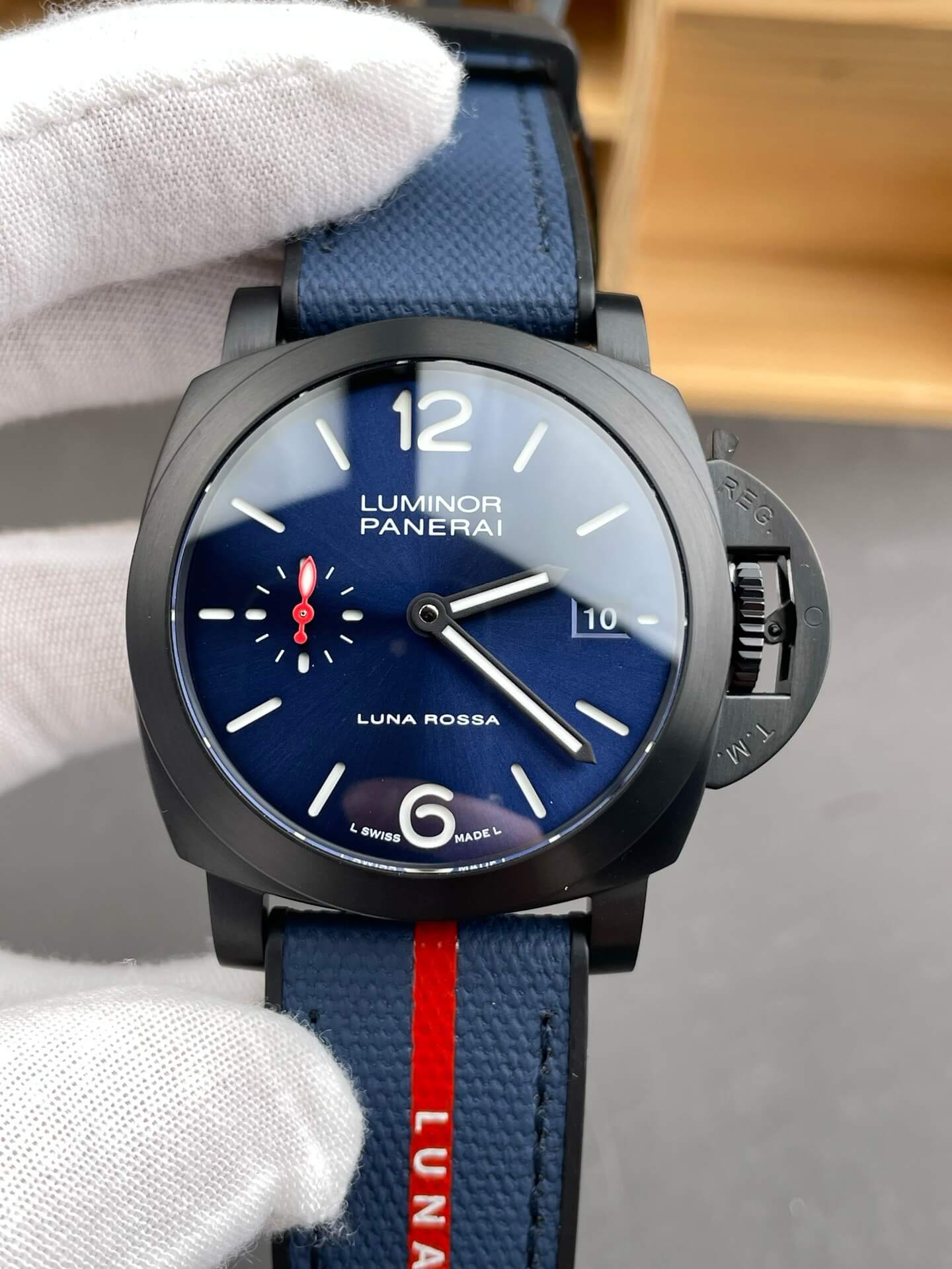 Panerai Replica Luminor Quaranta Steel DLC Luna Rossa Super Clone Watch PAM01408
