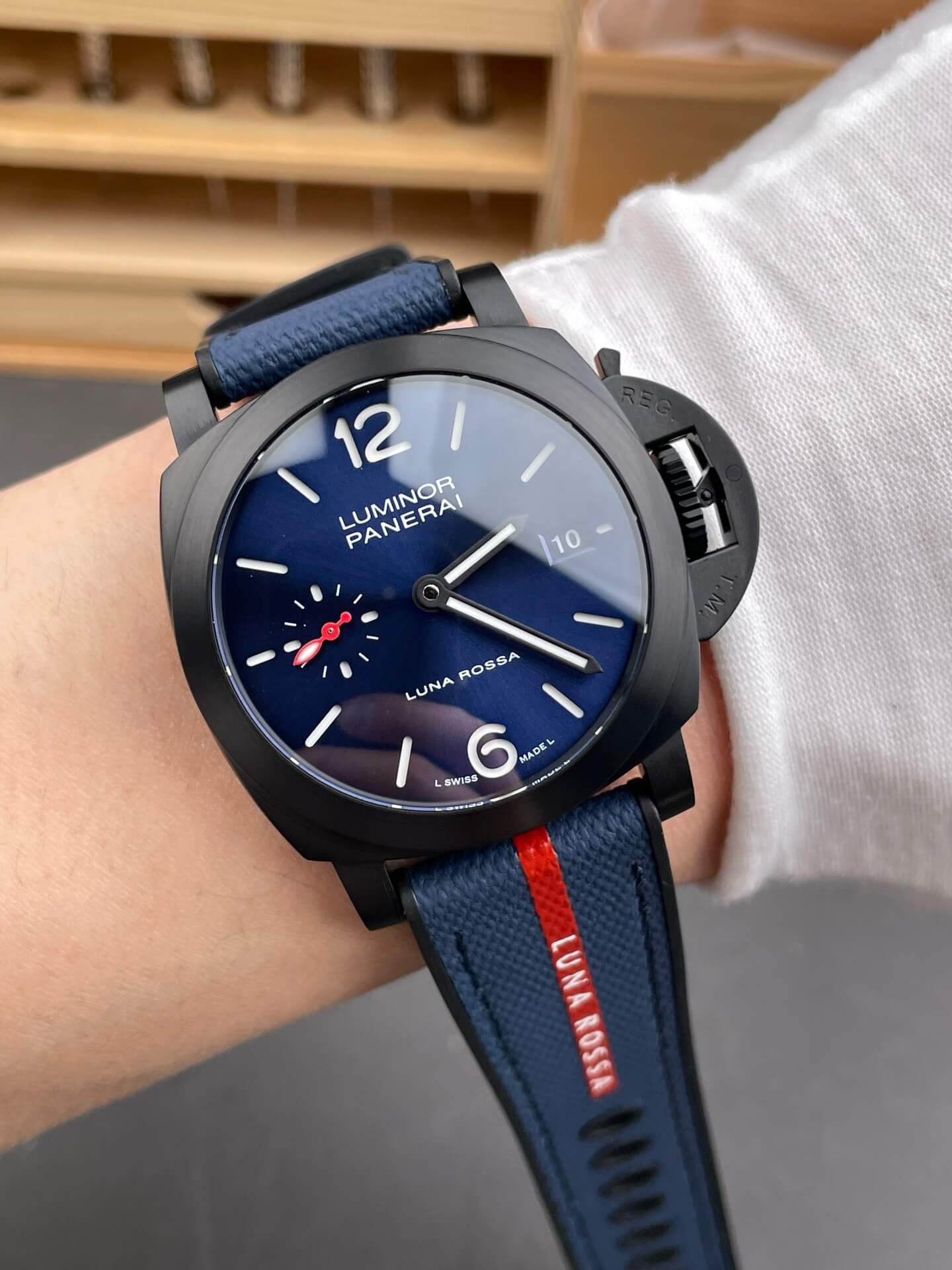 Panerai Replica Luminor Quaranta Steel DLC Luna Rossa Super Clone Watch PAM01408