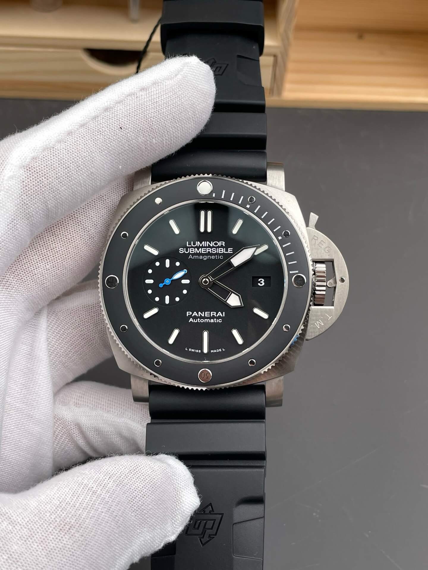 Panerai Replica Submersible Amagnetic Super Clone Watch PAM01389 Panerai Replica Submersible Amagnetic Super Clone Watch PAM01389