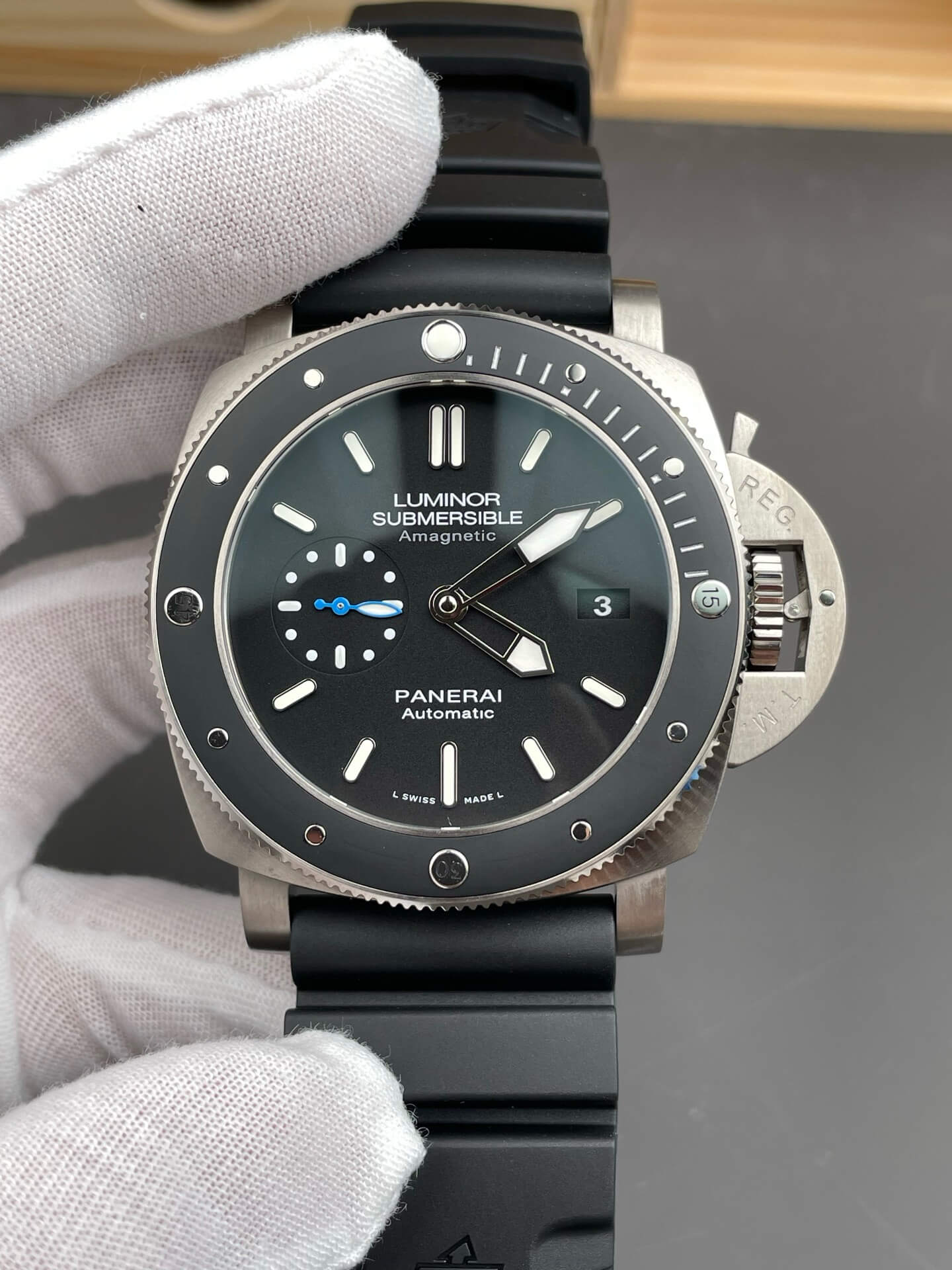 Panerai Replica Submersible Amagnetic Super Clone Watch PAM01389 Panerai Replica Submersible Amagnetic Super Clone Watch PAM01389