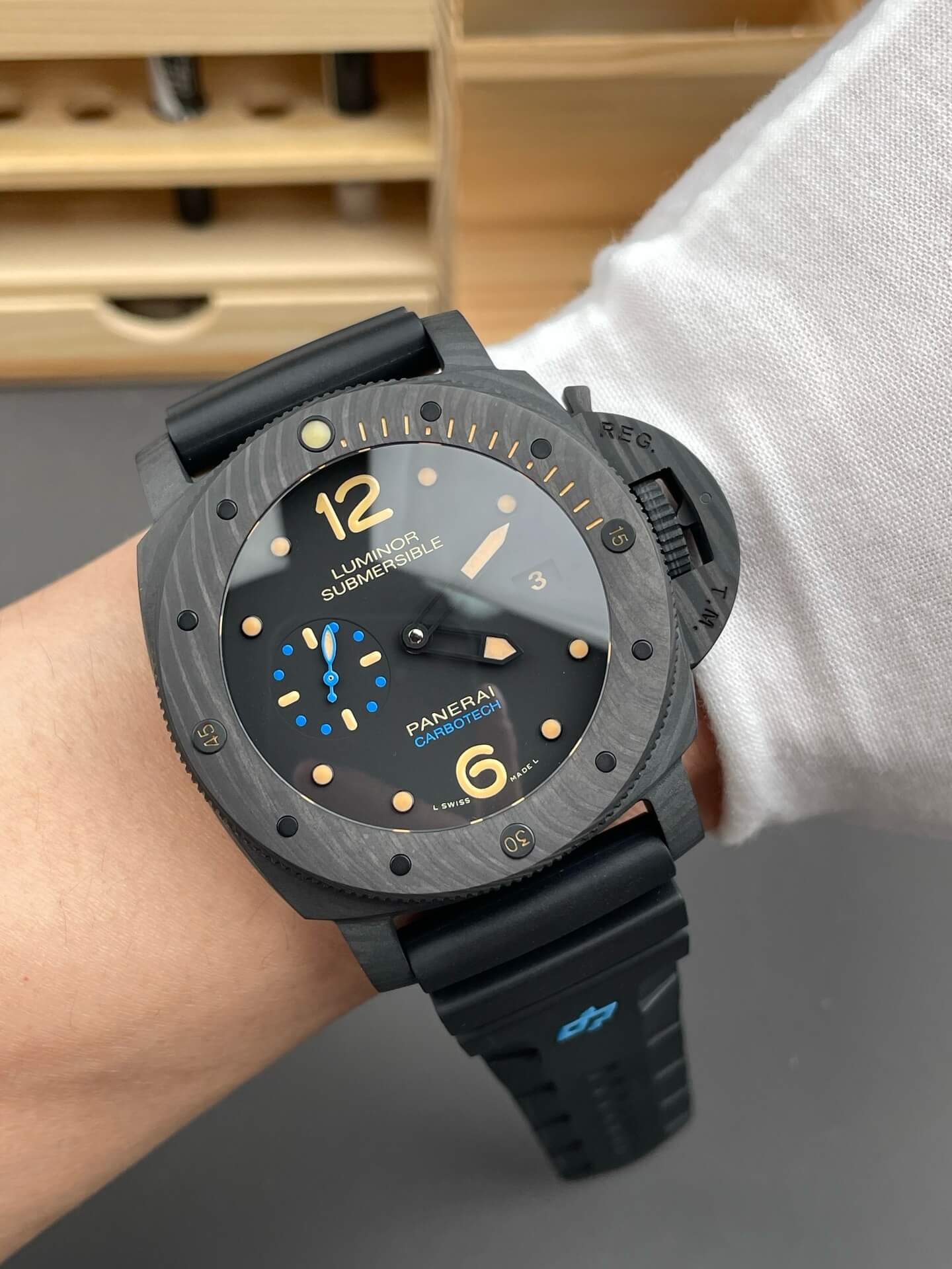 Panerai Replica Submersible Carbotech Super Clone Watch PAM00616 Panerai Replica Submersible Carbotech Super Clone Watch PAM00616