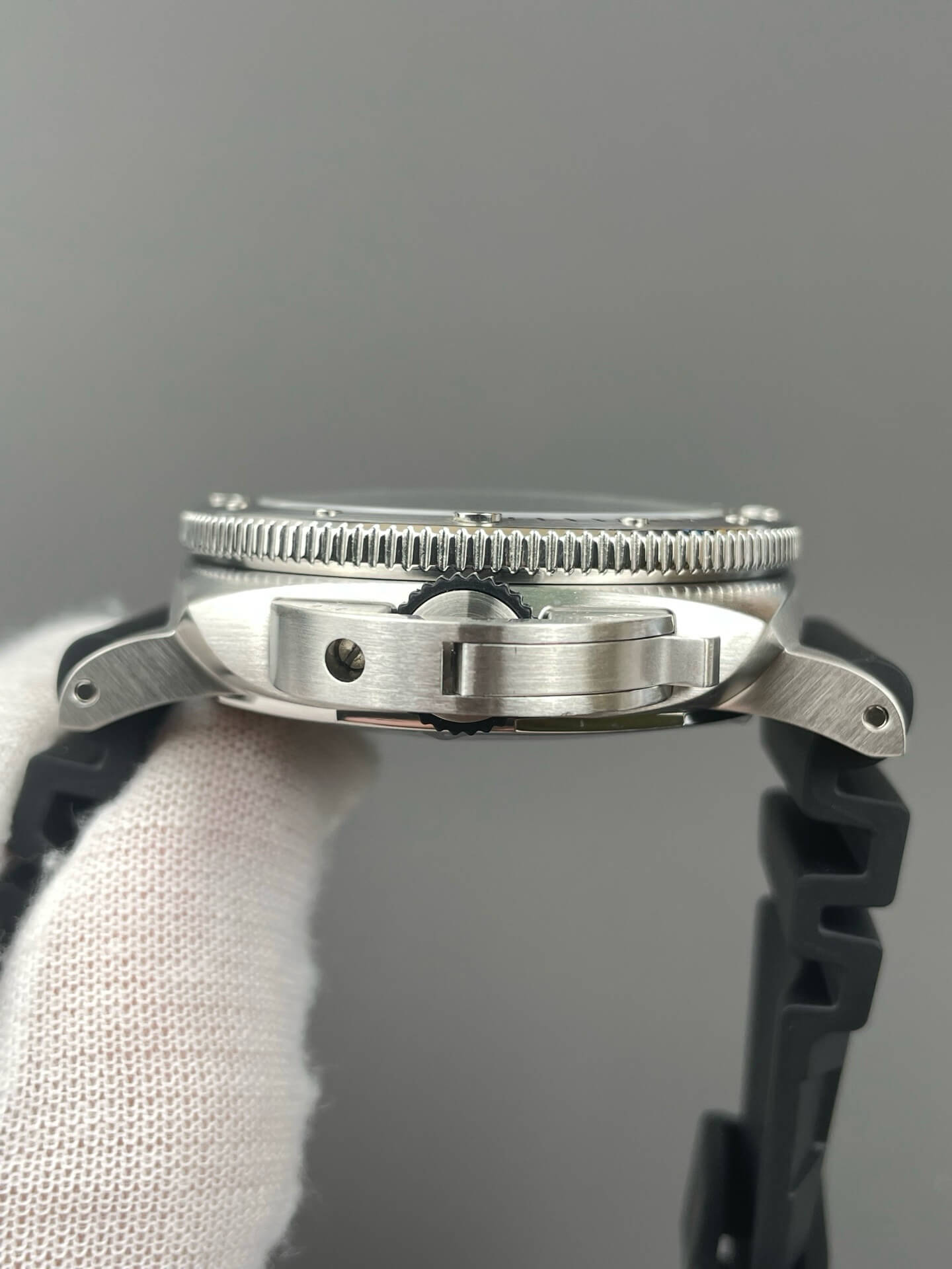 Panerai Replica Submersible GMT Navy SEALs Super Clone Watch PAM01323 Panerai Replica Submersible GMT Navy SEALs Super Clone Watch PAM01323