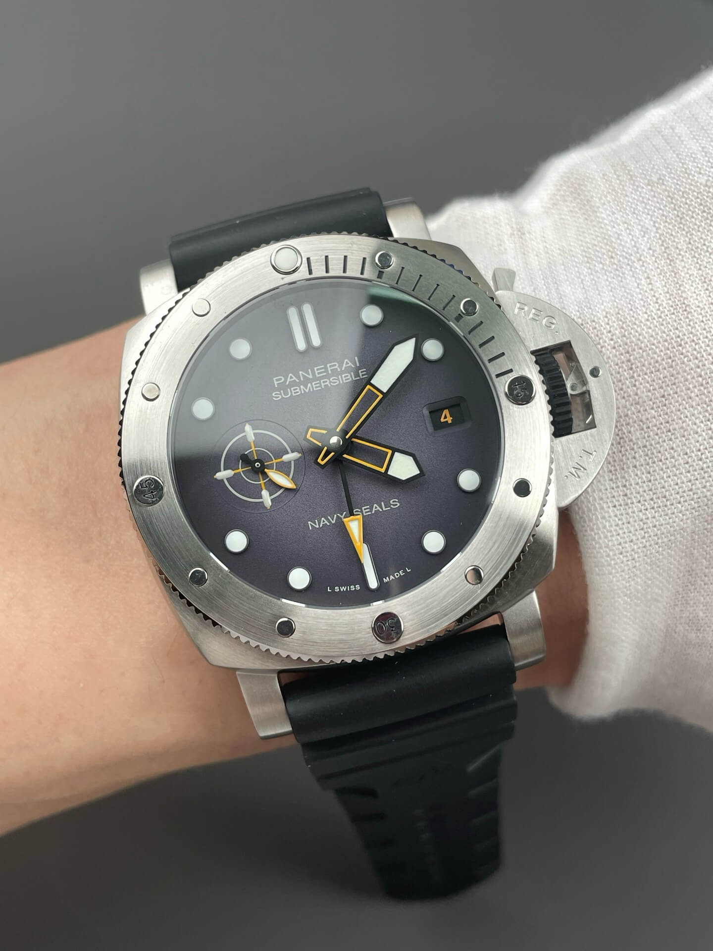 Panerai Replica Submersible GMT Navy SEALs Super Clone Watch PAM01323 Panerai Replica Submersible GMT Navy SEALs Super Clone Watch PAM01323