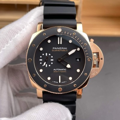 Panerai Replica Submersible Goldtech Super Clone Watch PAM02164