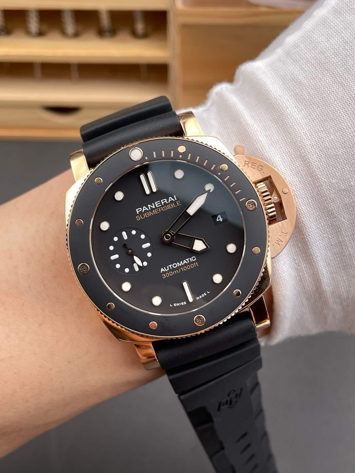 Panerai Replica Submersible Goldtech Super Clone Watch PAM02164