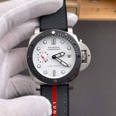 Panerai Replica Submersible Luna Rossa Super Clone Watch PAM01579