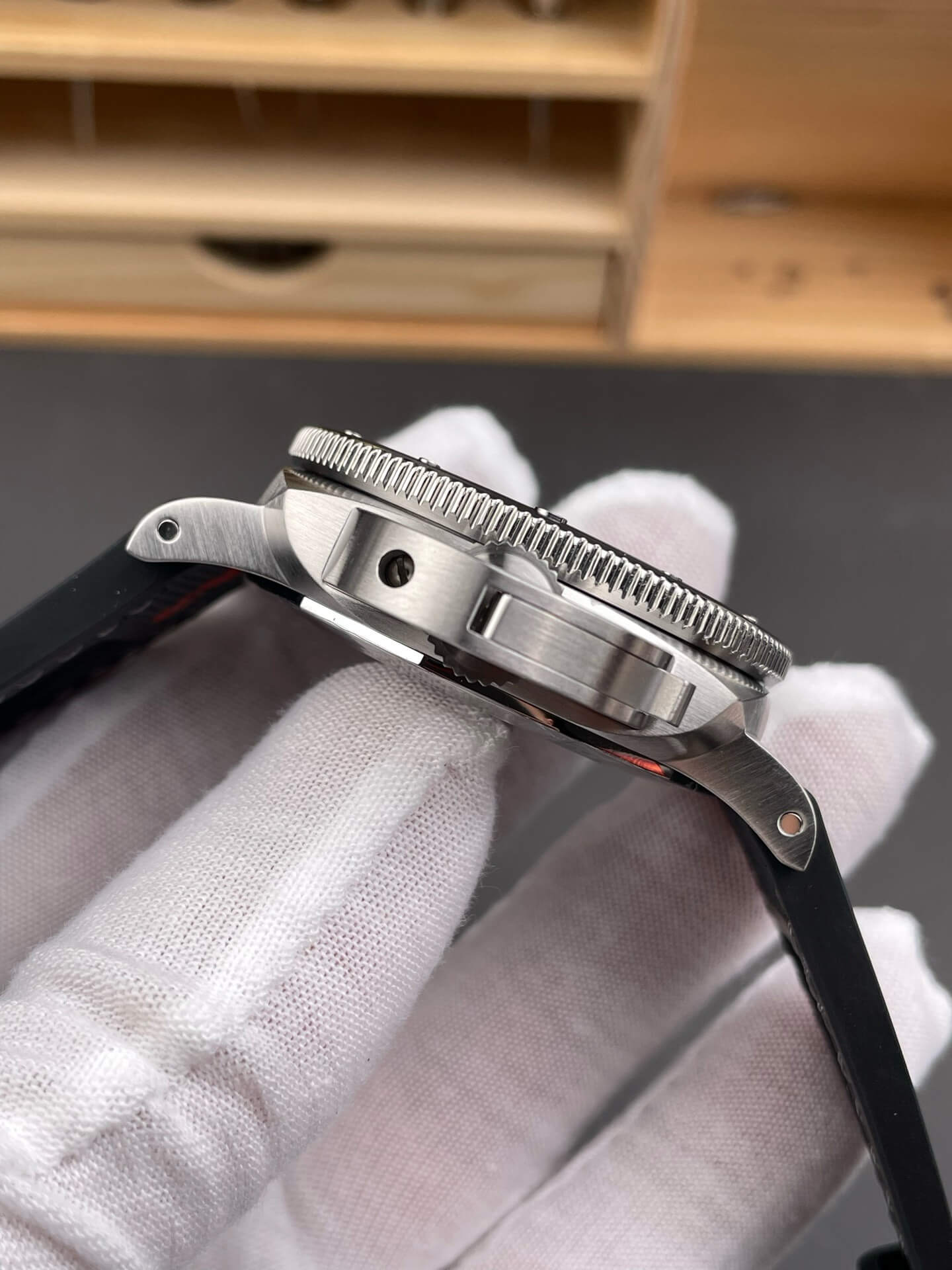 Panerai Replica Submersible Luna Rossa Super Clone Watch PAM01579 Panerai Replica Submersible Luna Rossa Super Clone Watch PAM01579