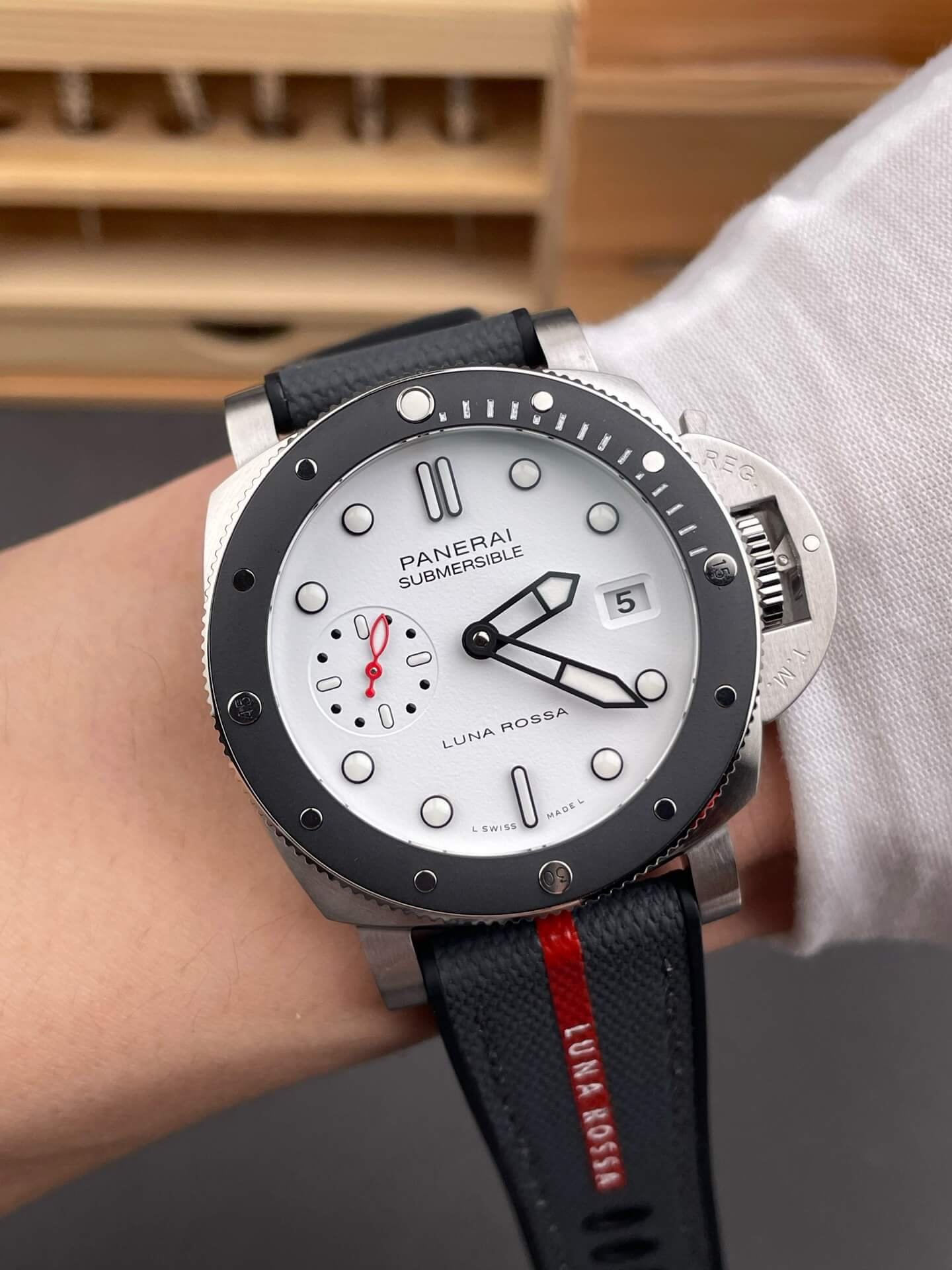 Panerai Replica Submersible Luna Rossa Super Clone Watch PAM01579 Panerai Replica Submersible Luna Rossa Super Clone Watch PAM01579