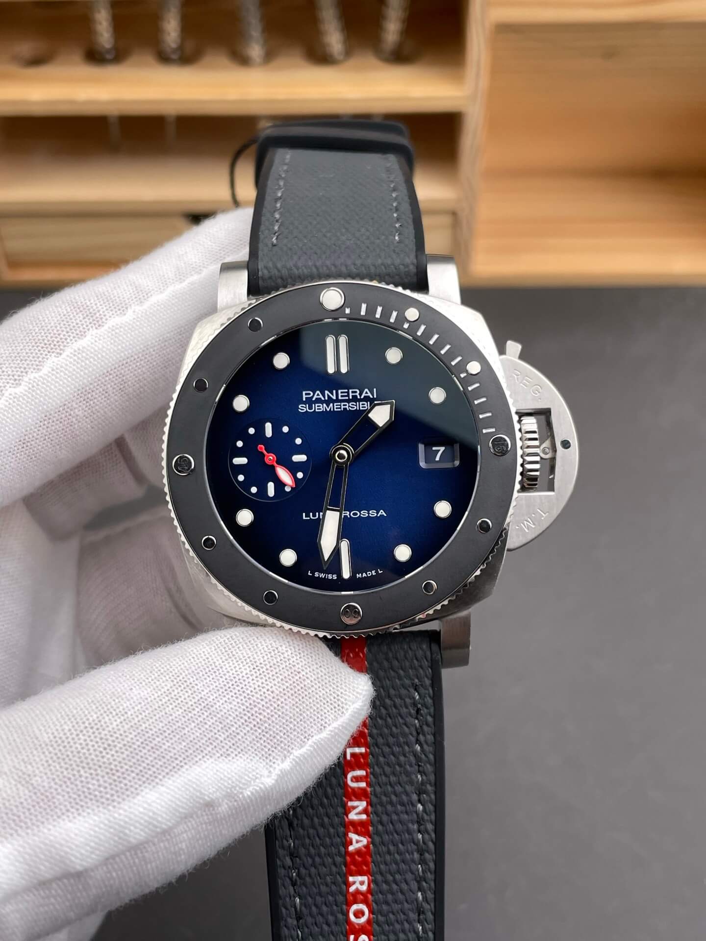 Panerai Replica Submersible Luna Rossa Super Clone Watch PAM01565
