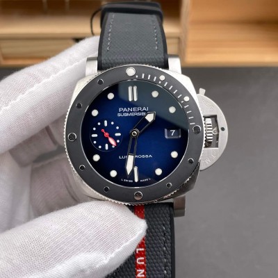 Panerai Replica Submersible Luna Rossa Super Clone Watch PAM01565