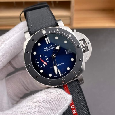 Panerai Replica Submersible Luna Rossa Super Clone Watch PAM01565