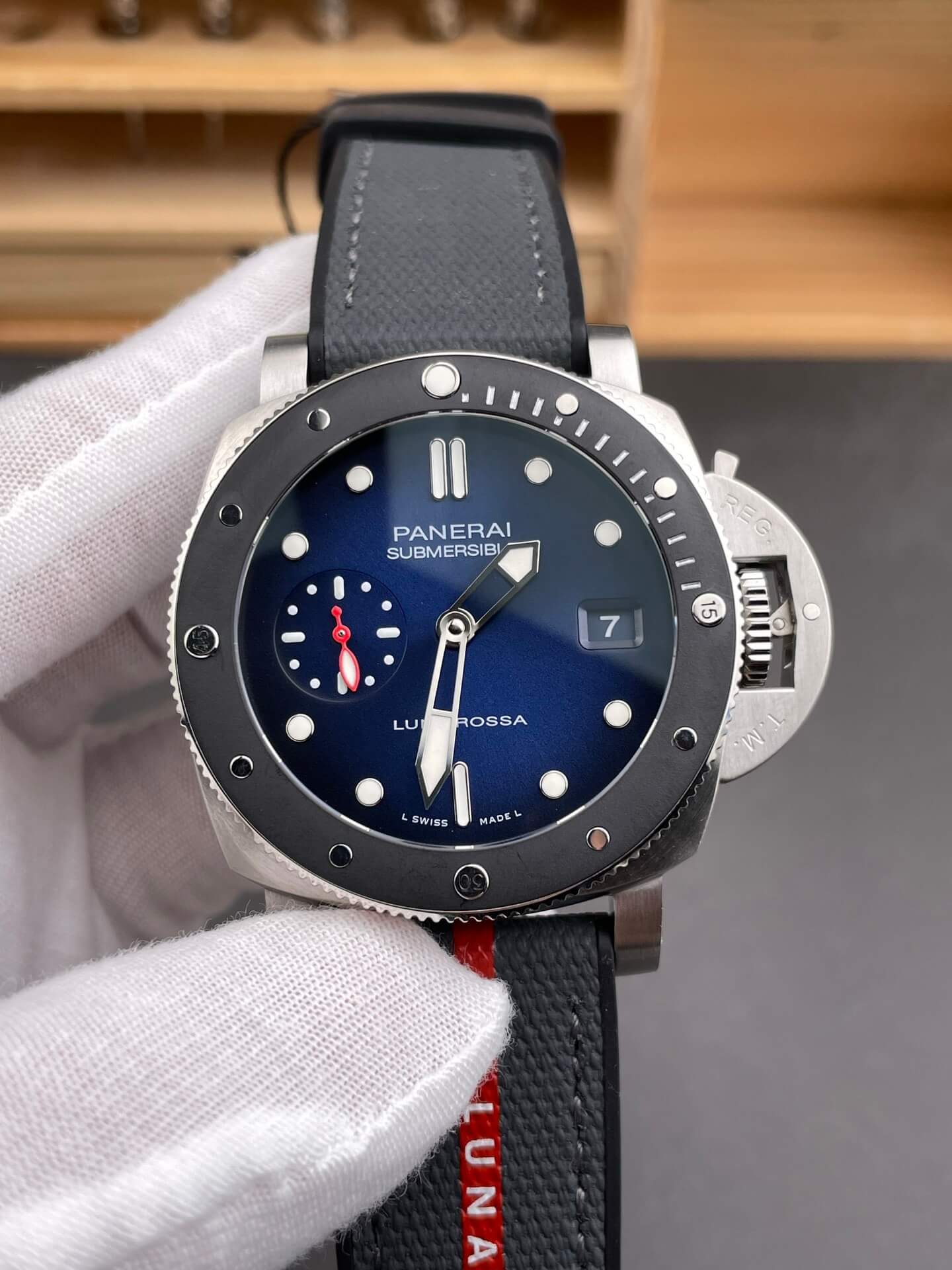 Panerai Replica Submersible Luna Rossa Super Clone Watch PAM01565