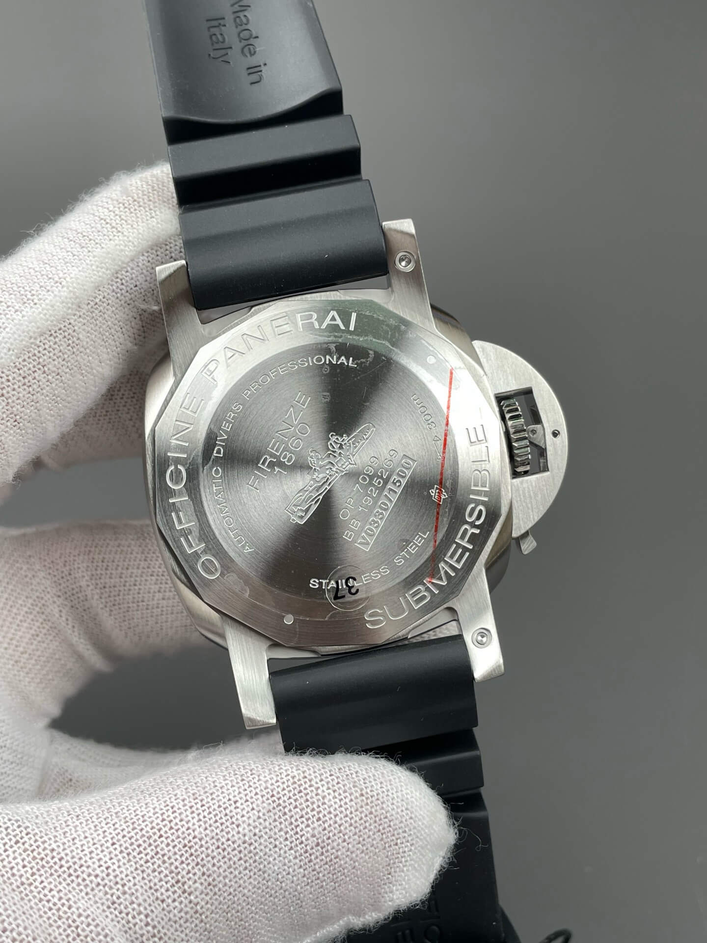 Panerai Replica Submersible Clone Watch PAM00683 Panerai Replica Submersible Clone Watch PAM00683