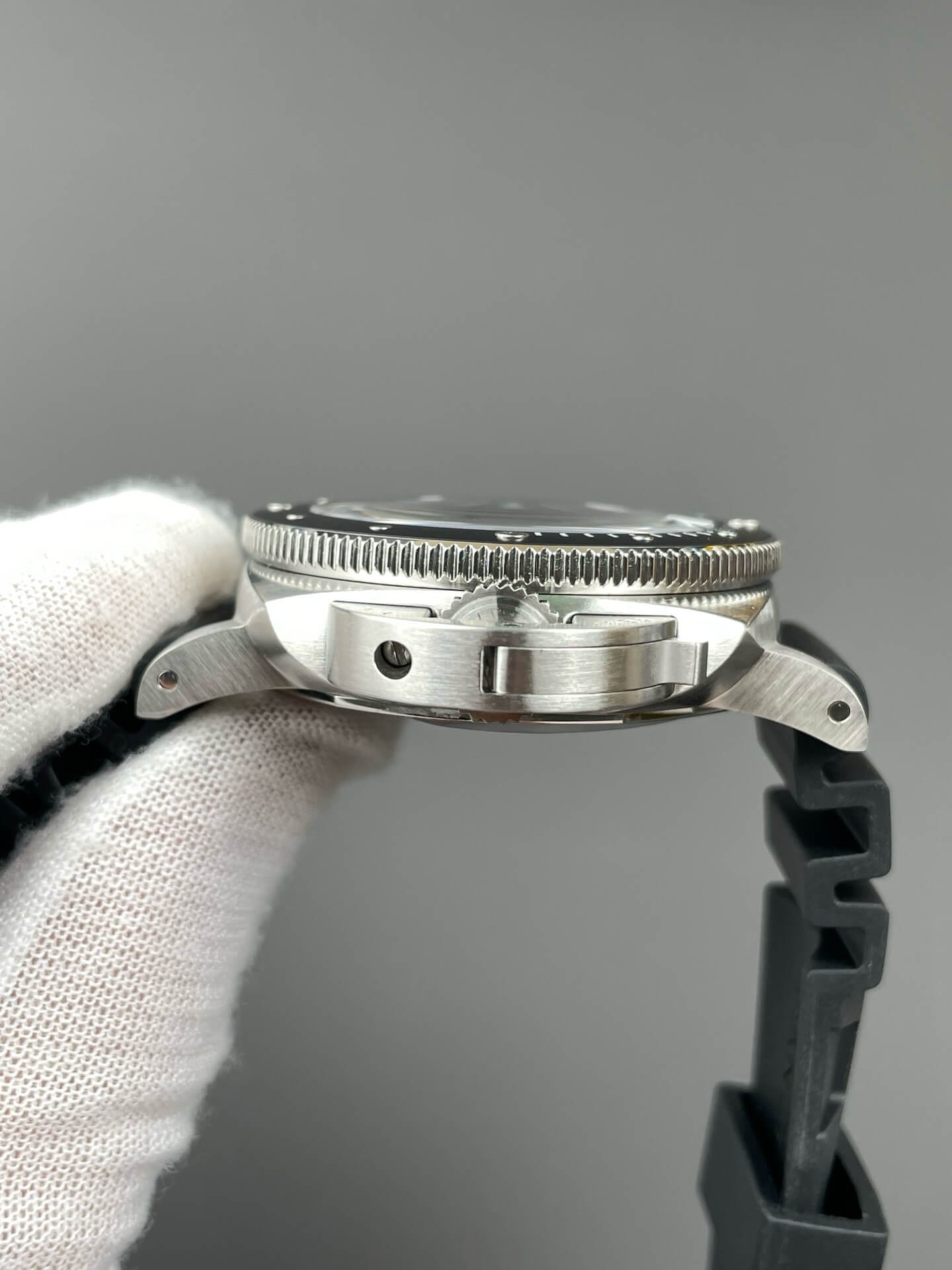 Panerai Replica Submersible Clone Watch PAM00683 Panerai Replica Submersible Clone Watch PAM00683