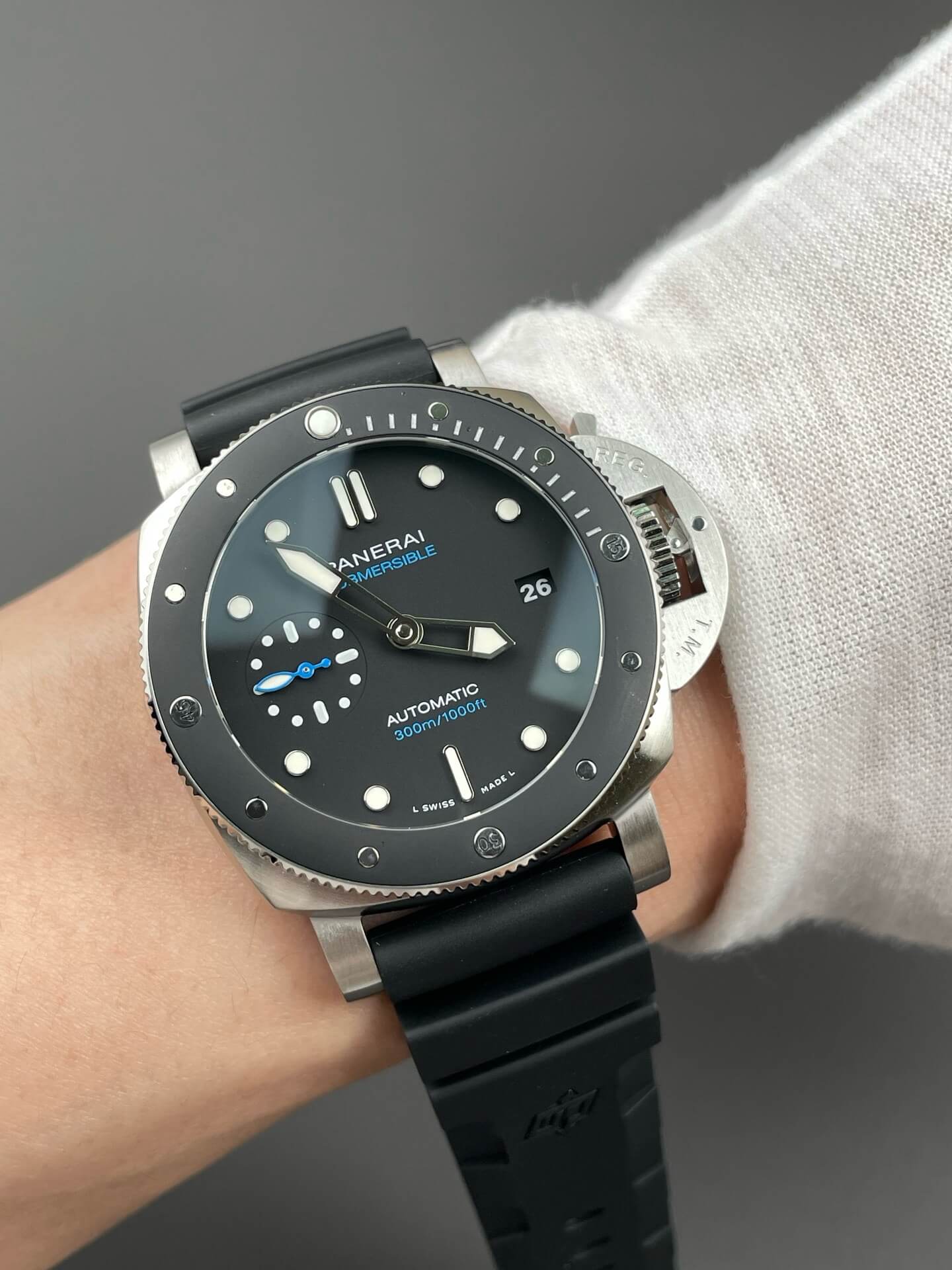 Panerai Replica Submersible Clone Watch PAM00683 Panerai Replica Submersible Clone Watch PAM00683