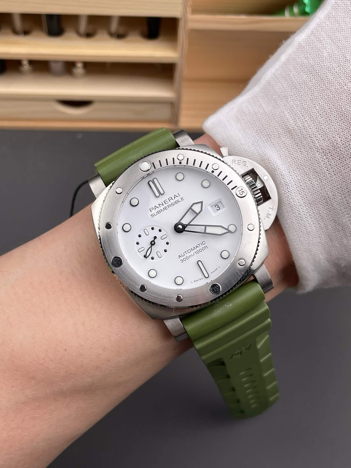 Panerai Replica Submersible QuarantaQuattro Super Clone Watch PAM01226 Panerai Replica Submersible QuarantaQuattro Super Clone Watch PAM01226