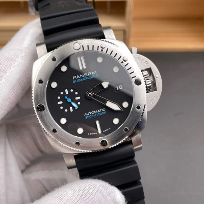 Panerai Replica Submersible QuarantaQuattro Super Clone Watch PAM01229
