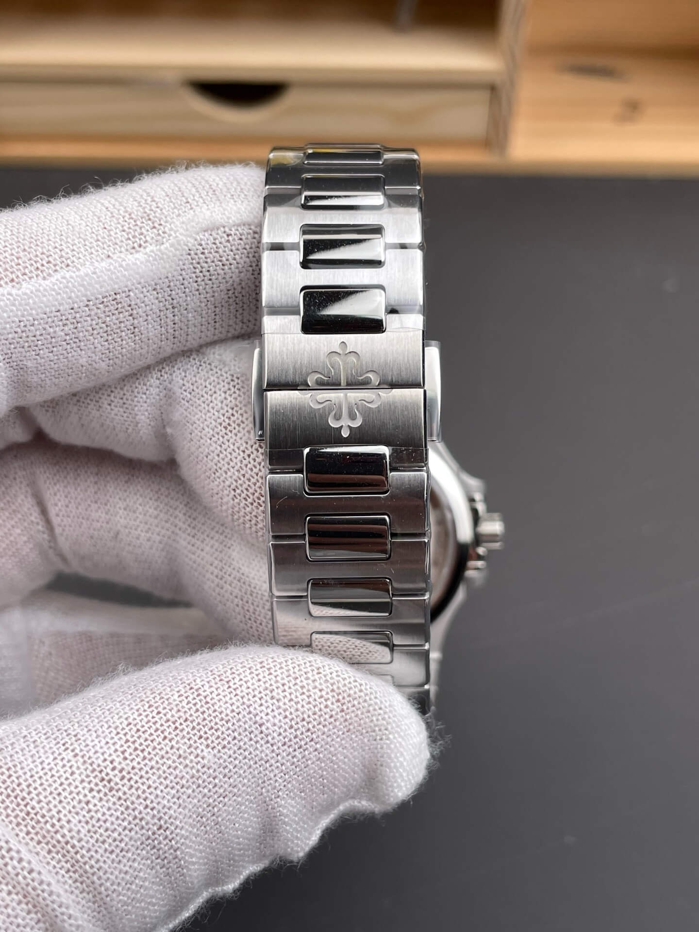 Patek Philippe Replica Nautilus Super Clone Watch 7118/1200A-010 Patek Philippe Replica Nautilus Super Clone Watch 7118/1200A-010