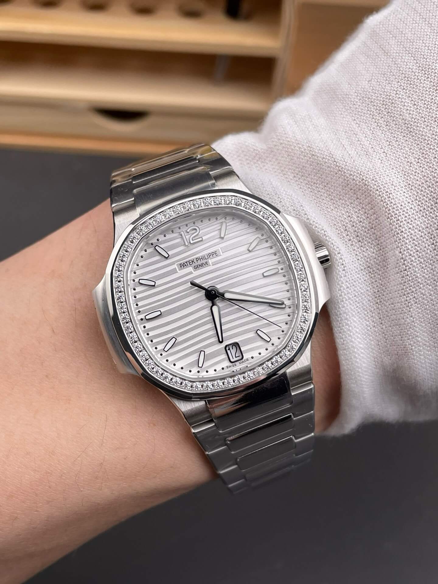 Patek Philippe Replica Nautilus Super Clone Watch 7118/1200A-010 Patek Philippe Replica Nautilus Super Clone Watch 7118/1200A-010