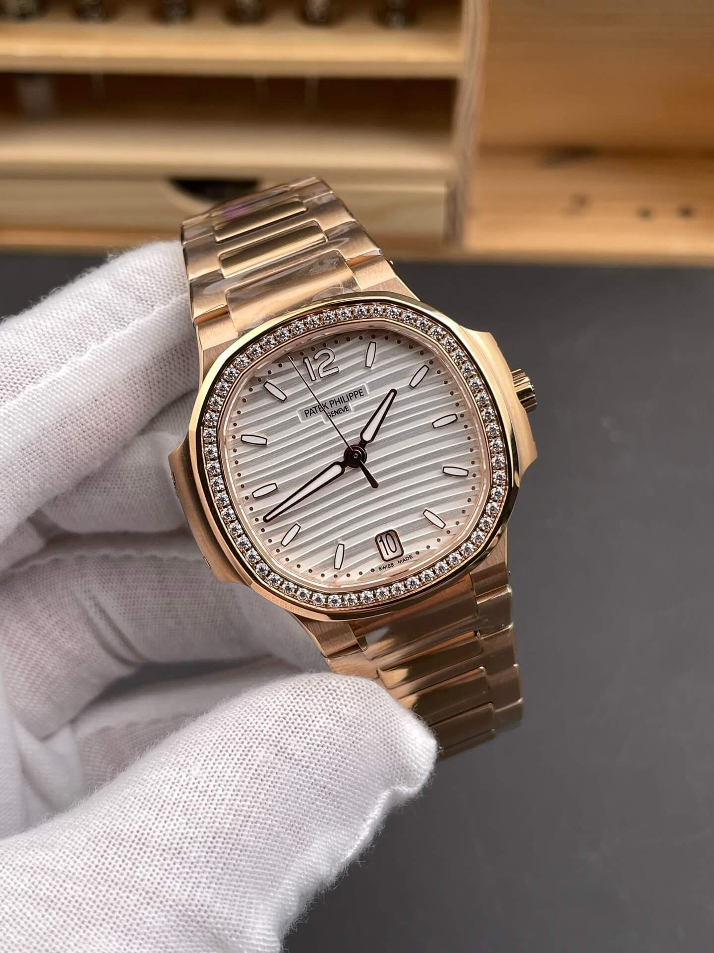 Patek Philippe Replica Nautilus Super Clone Watch 7118/1200R-001 Patek Philippe Replica Nautilus Super Clone Watch 7118/1200R-001