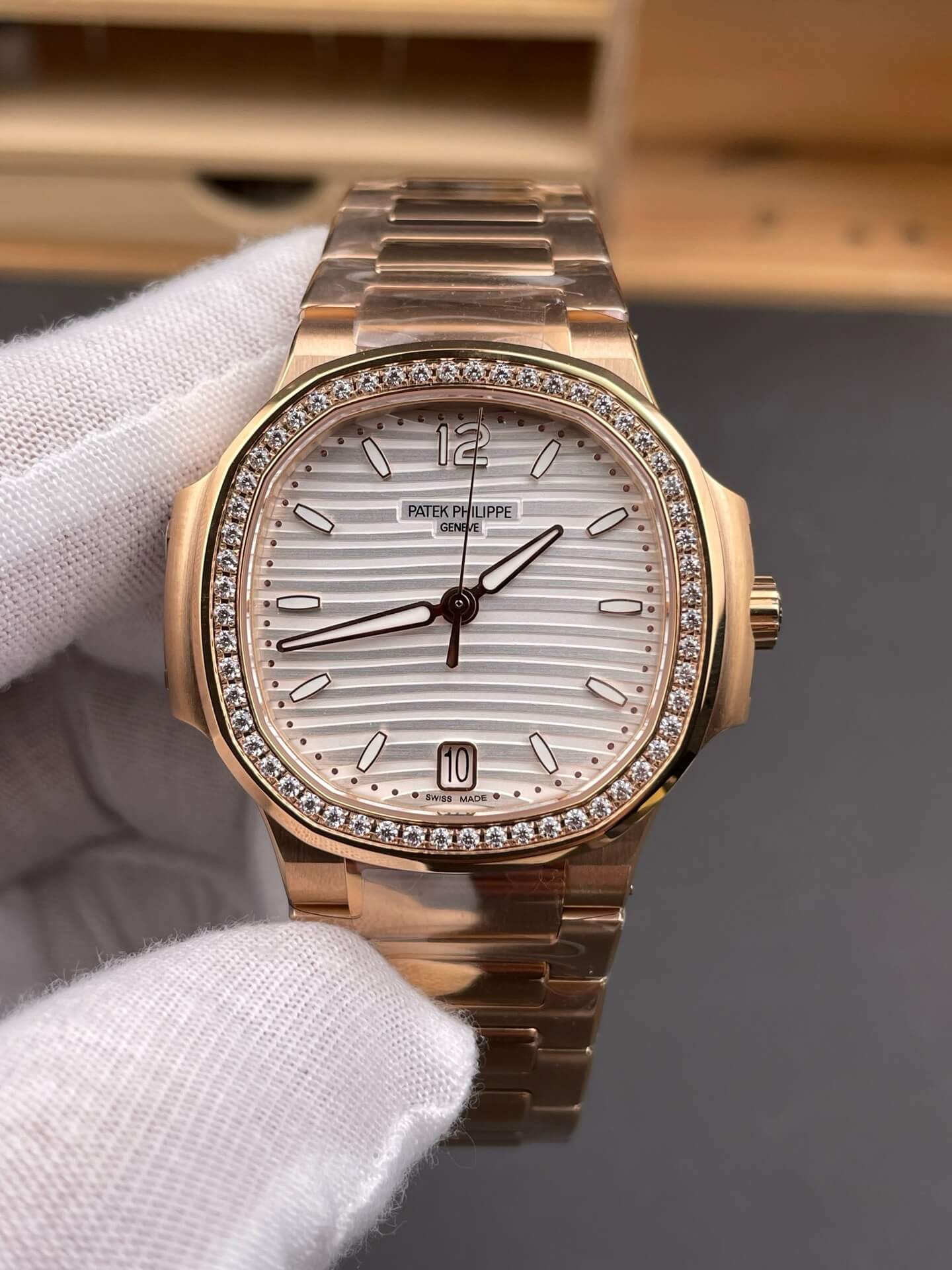 Patek Philippe Replica Nautilus Super Clone Watch 7118/1200R-001 Patek Philippe Replica Nautilus Super Clone Watch 7118/1200R-001