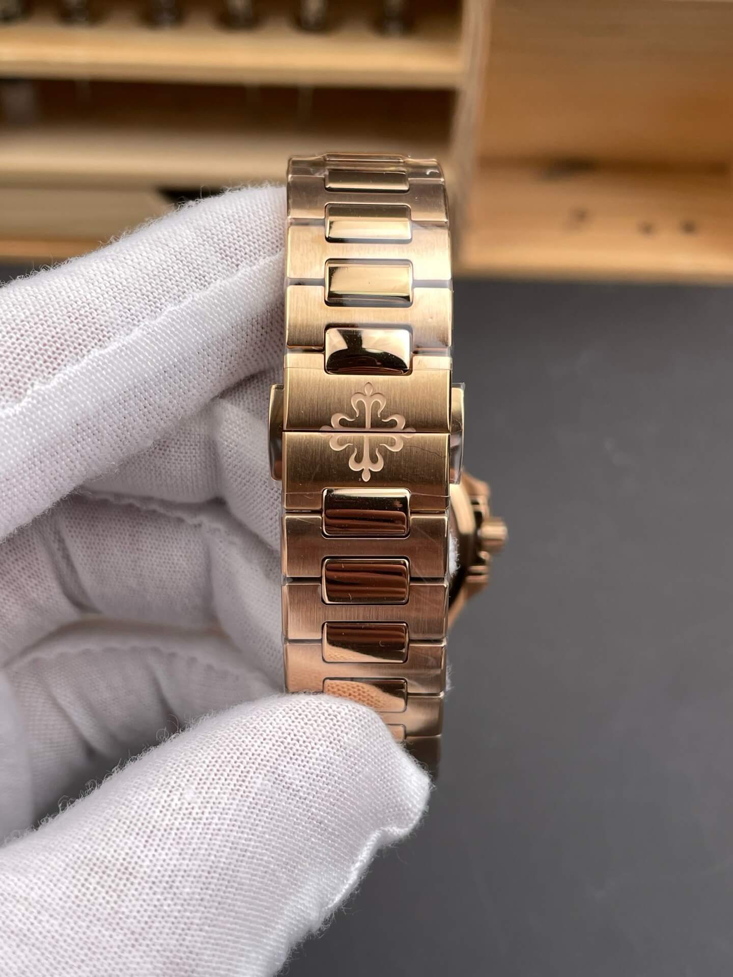 Patek Philippe Replica Nautilus Super Clone Watch 7118/1200R-001 Patek Philippe Replica Nautilus Super Clone Watch 7118/1200R-001