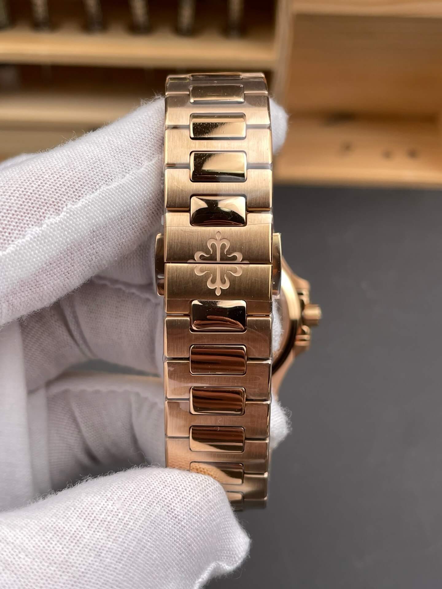 Patek Philippe Replica Nautilus Super Clone Watch 7118/1200R-010 Patek Philippe Replica Nautilus Super Clone Watch 7118/1200R-010