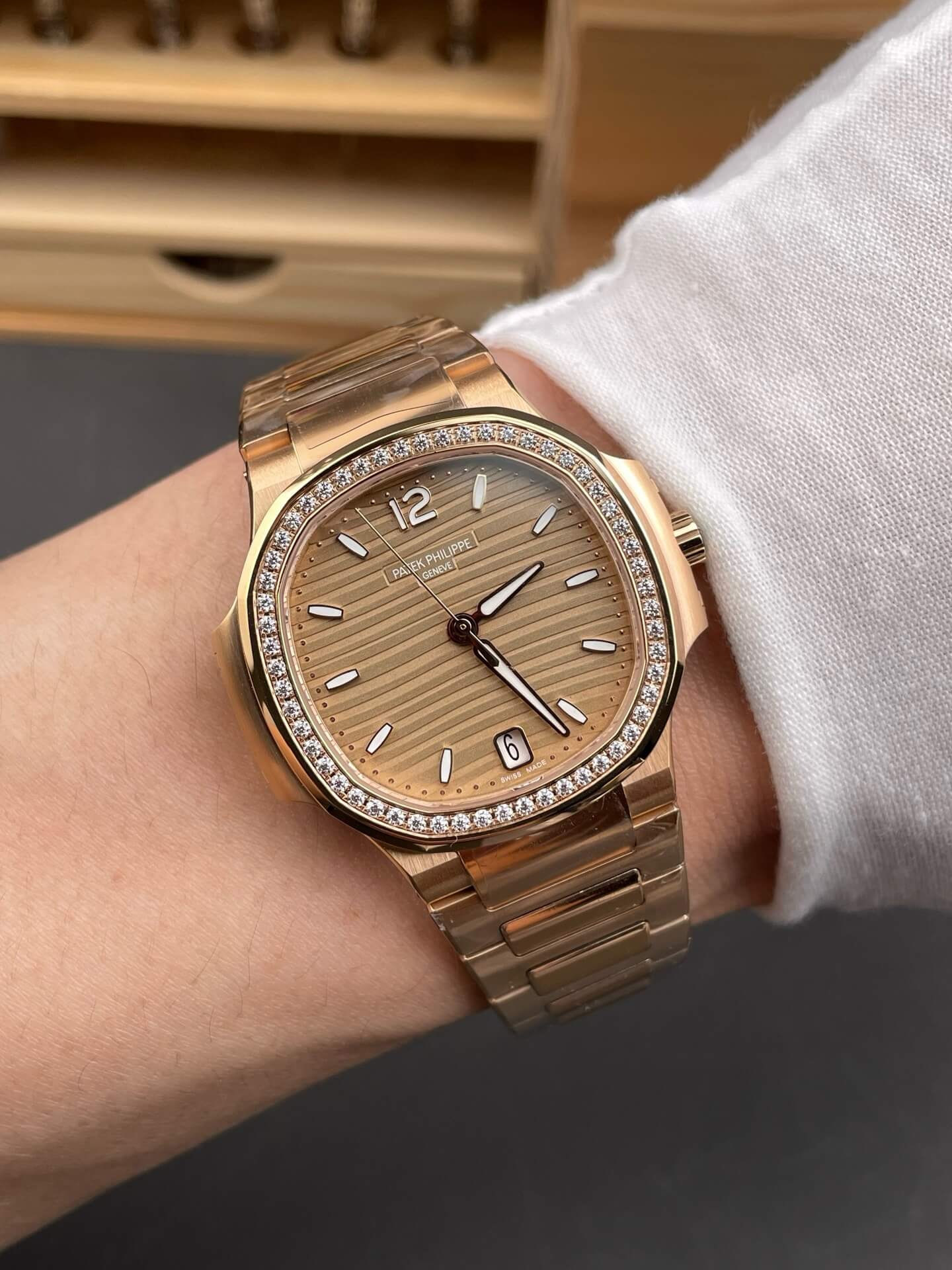 Patek Philippe Replica Nautilus Super Clone Watch 7118/1200R-010 Patek Philippe Replica Nautilus Super Clone Watch 7118/1200R-010