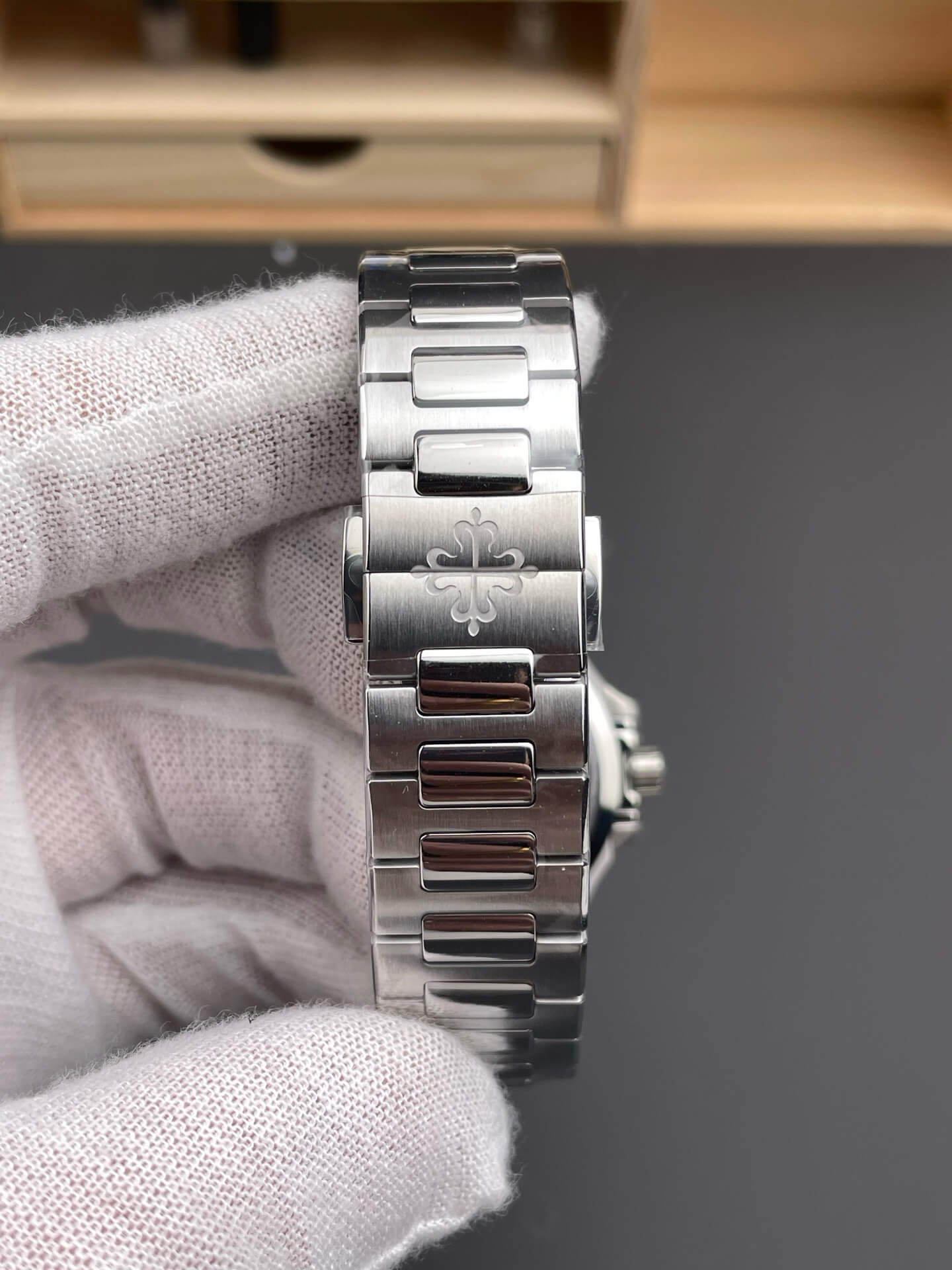 Patek Philippe Replica Nautilus Super Clone Watch 7118/1A-010 Patek Philippe Replica Nautilus Super Clone Watch 7118/1A-010