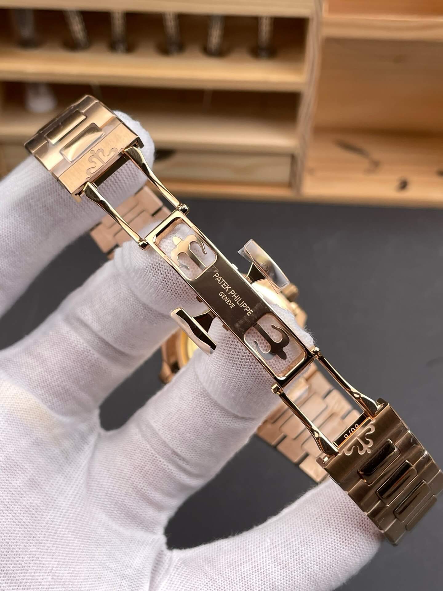 Patek Philippe Replica Nautilus Super Clone Watch 7118/1R-001