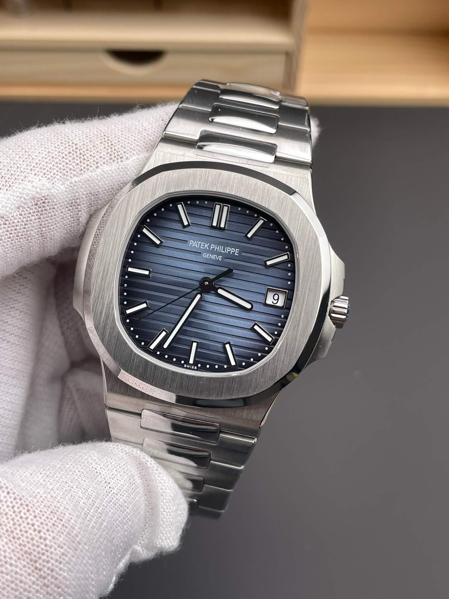 Patek Philippe Replica Nautilus Super Clone Watch 5811/1G-001 Patek Philippe Replica Nautilus Super Clone Watch 5811/1G-001