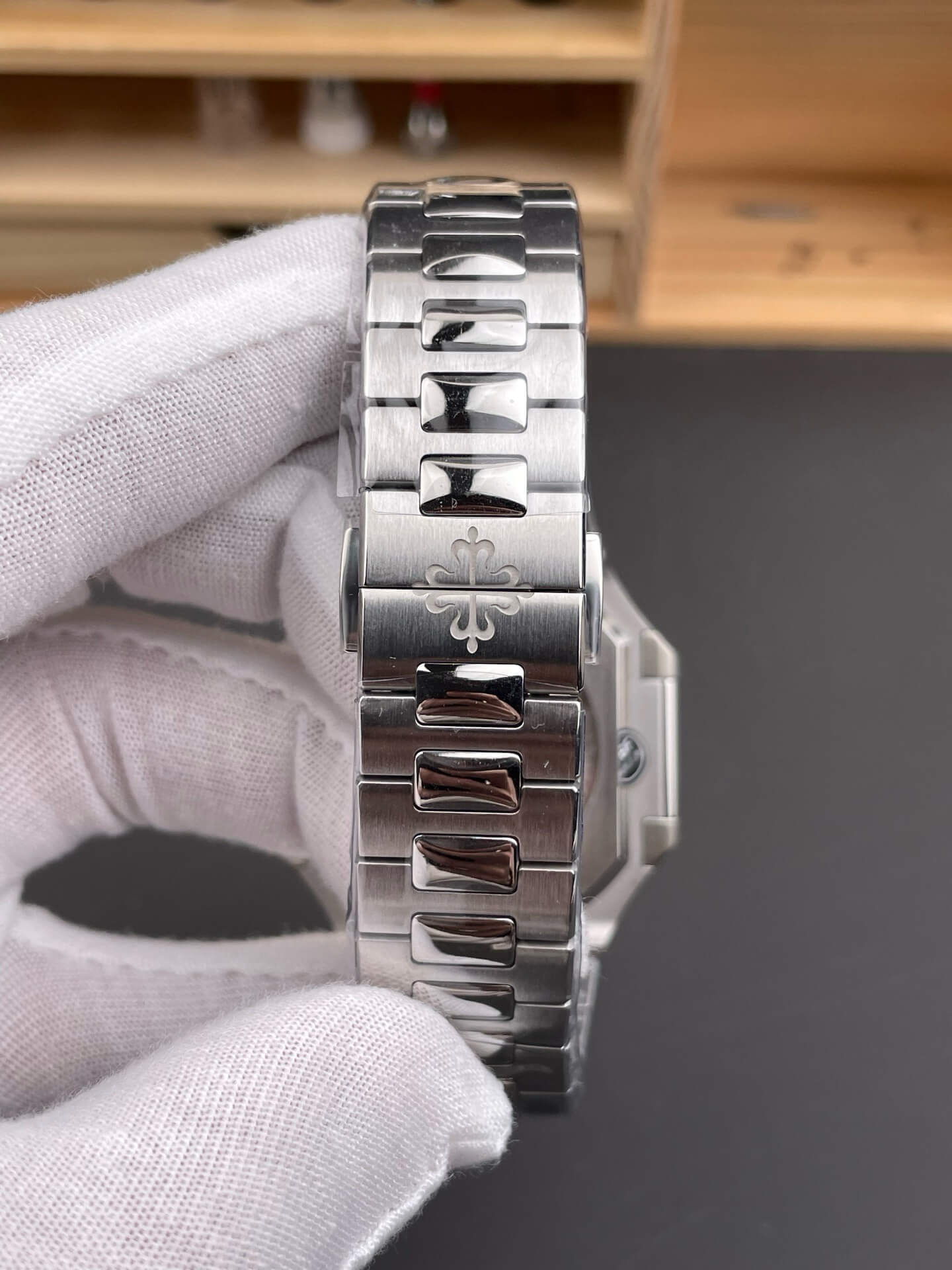 Patek Philippe Replica Cubitus Super Clone Watch 7128/1G-001 Patek Philippe Replica Cubitus Super Clone Watch 7128/1G-001