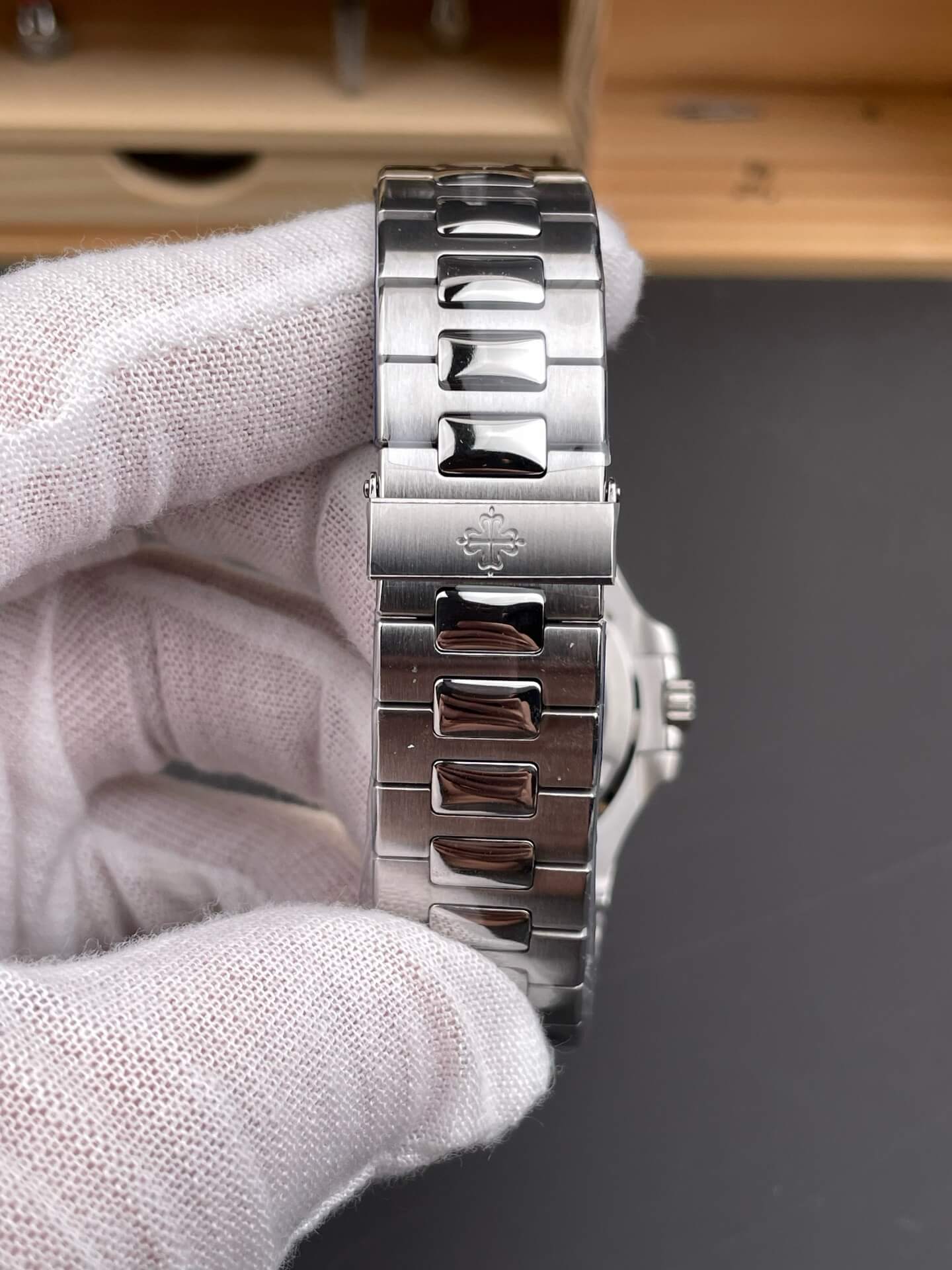 Patek Philippe Replica Nautilus Super Clone Watch 5711/1A-011 Patek Philippe Replica Nautilus Super Clone Watch 5711/1A-011