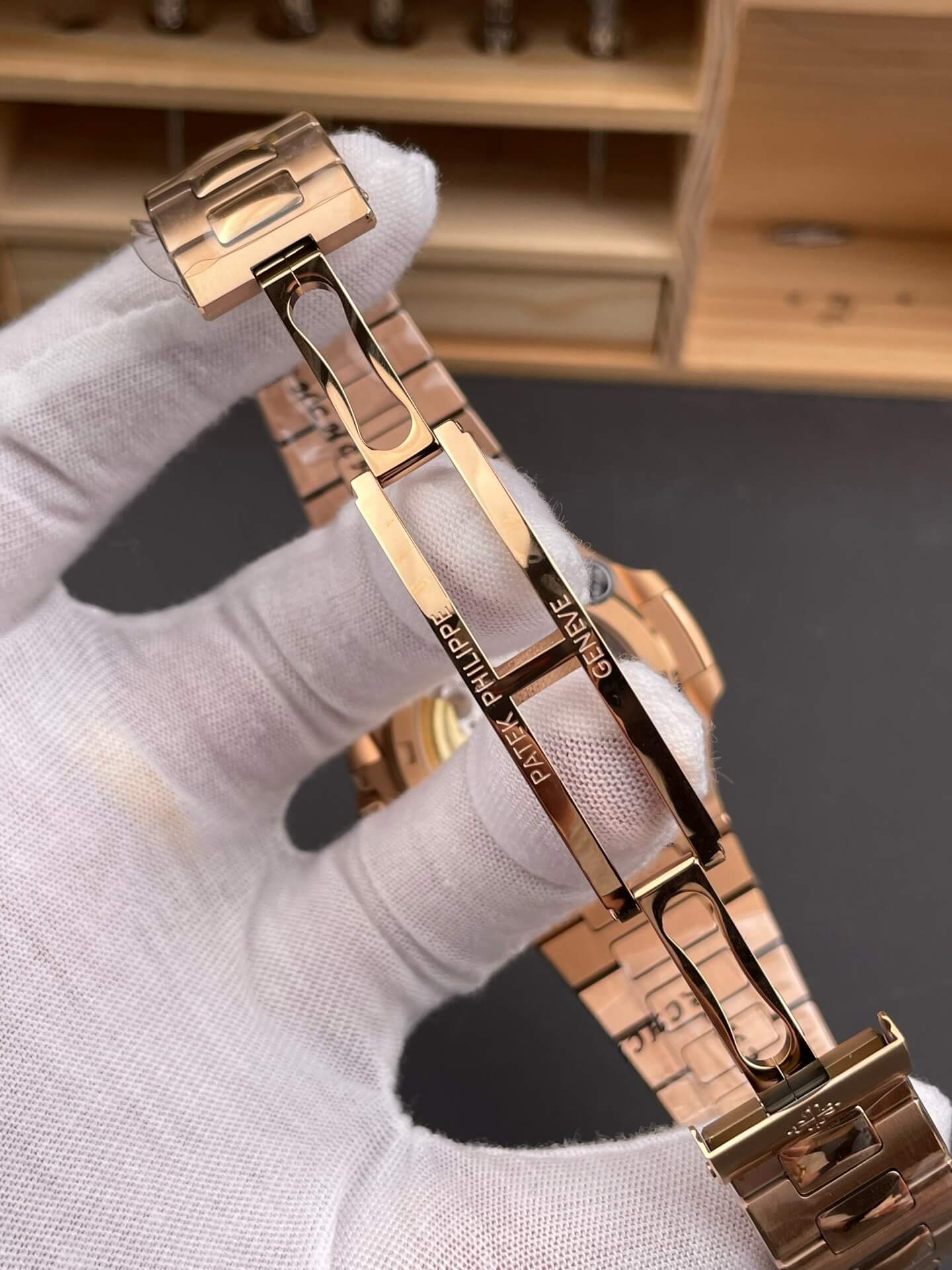 Patek Philippe Replica Nautilus Super Clone Watch 5711/1R-001 Patek Philippe Replica Nautilus Super Clone Watch 5711/1R-001
