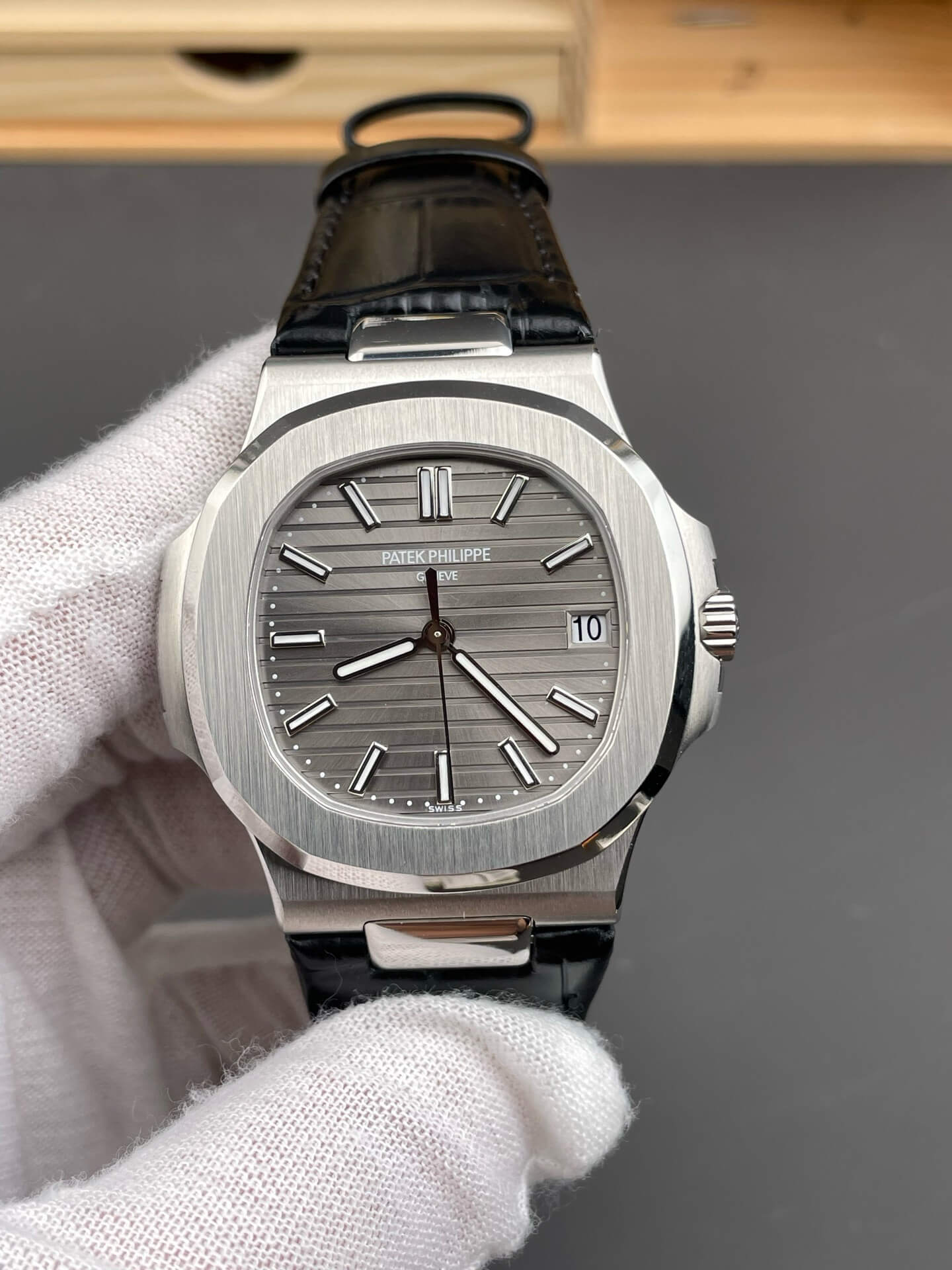 Patek Philippe Replica Nautilus Super Clone Watch 5711G-001 Patek Philippe Replica Nautilus Super Clone Watch 5711G-001
