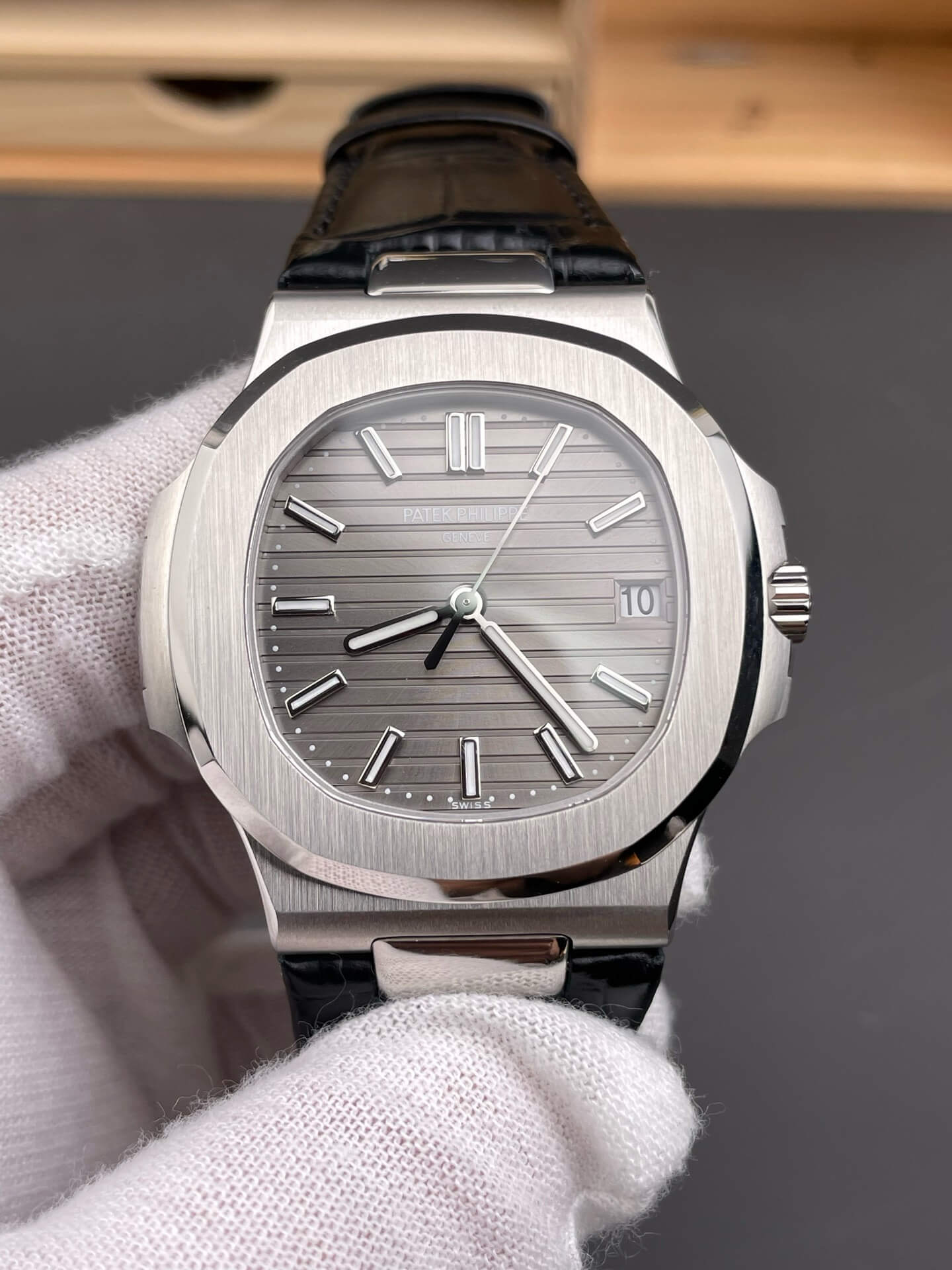 Patek Philippe Replica Nautilus Super Clone Watch 5711G-001 Patek Philippe Replica Nautilus Super Clone Watch 5711G-001