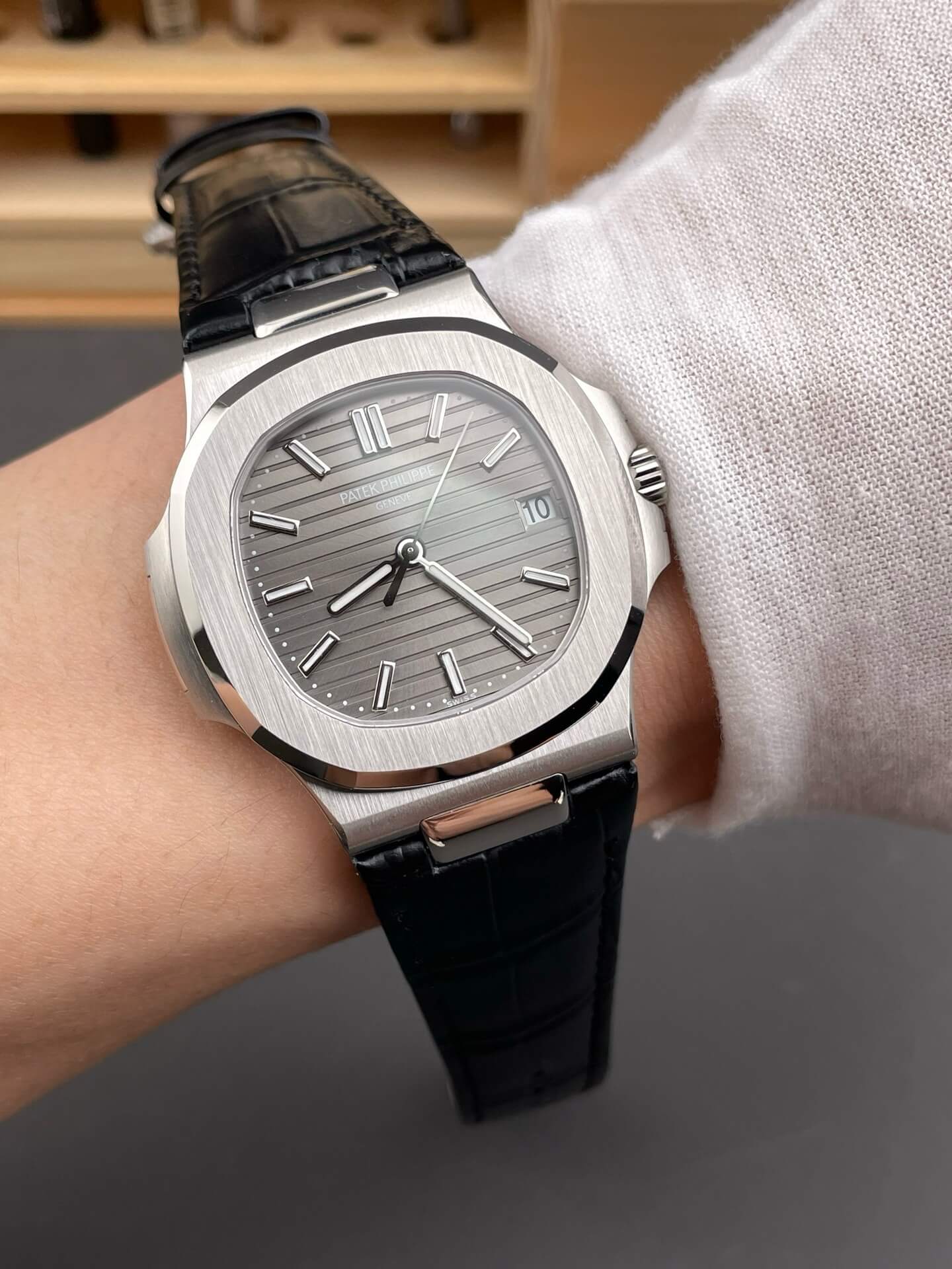 Patek Philippe Replica Nautilus Super Clone Watch 5711G-001 Patek Philippe Replica Nautilus Super Clone Watch 5711G-001