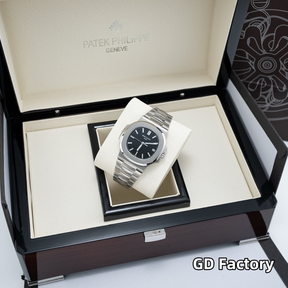 Patek Philippe Replica Nautilus Watch 3711/1G-001