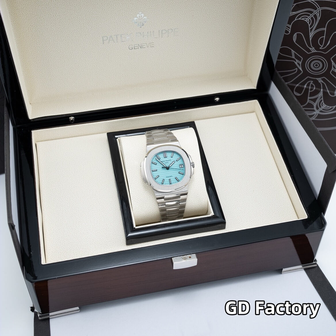 Patek Philippe Replica Nautilus Watch 5711/1A-018