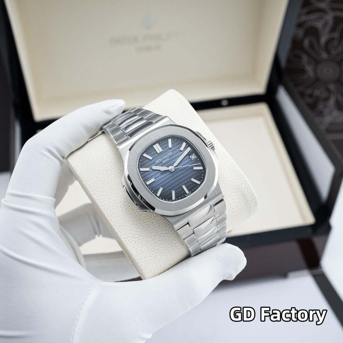Patek Philippe Replica Nautilus Watch 5711/1P-010
